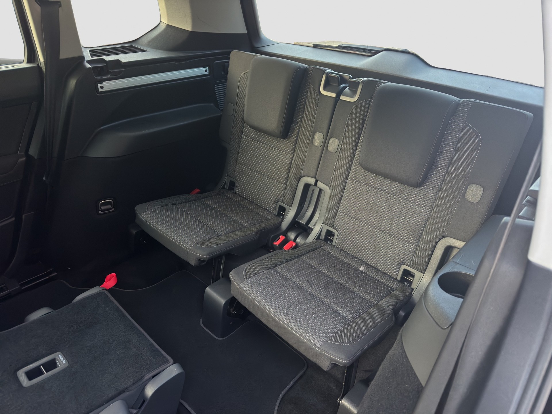 VW Touran 2.0 TDI BlueMotion Technology Comfortline DSG-image-11