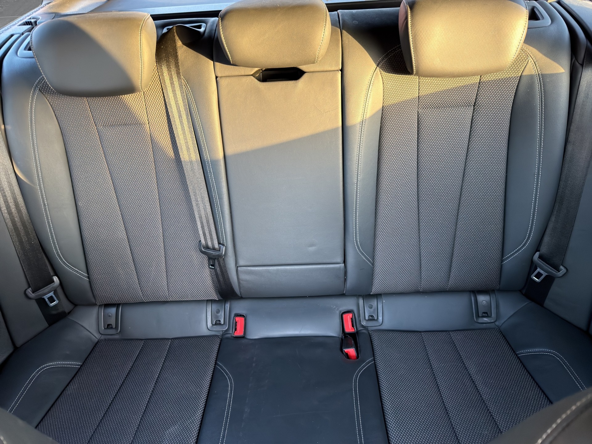 AUDI A4 Avant 35 TDI Sport S-tronic-image-17