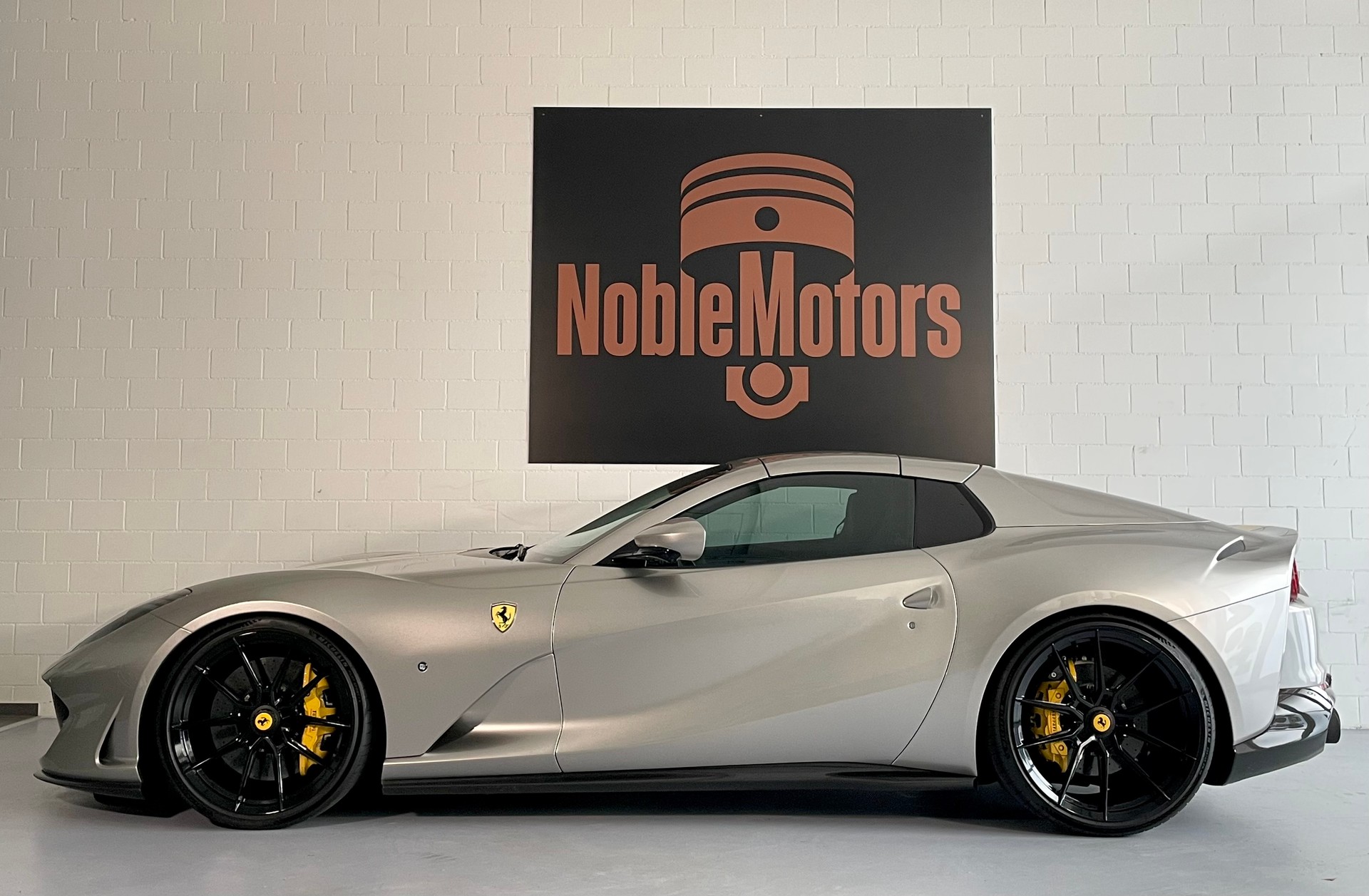 FERRARI 812 GTS - Atelier Car mit fortl. Ferrari Approved Garantie-showroom-element-3