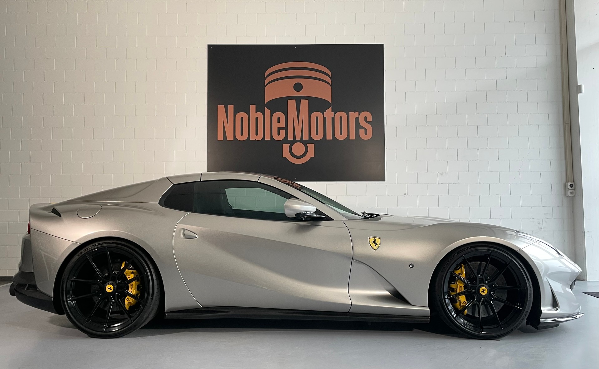 FERRARI 812 GTS - Atelier Car mit fortl. Ferrari Approved Garantie-showroom-element-2