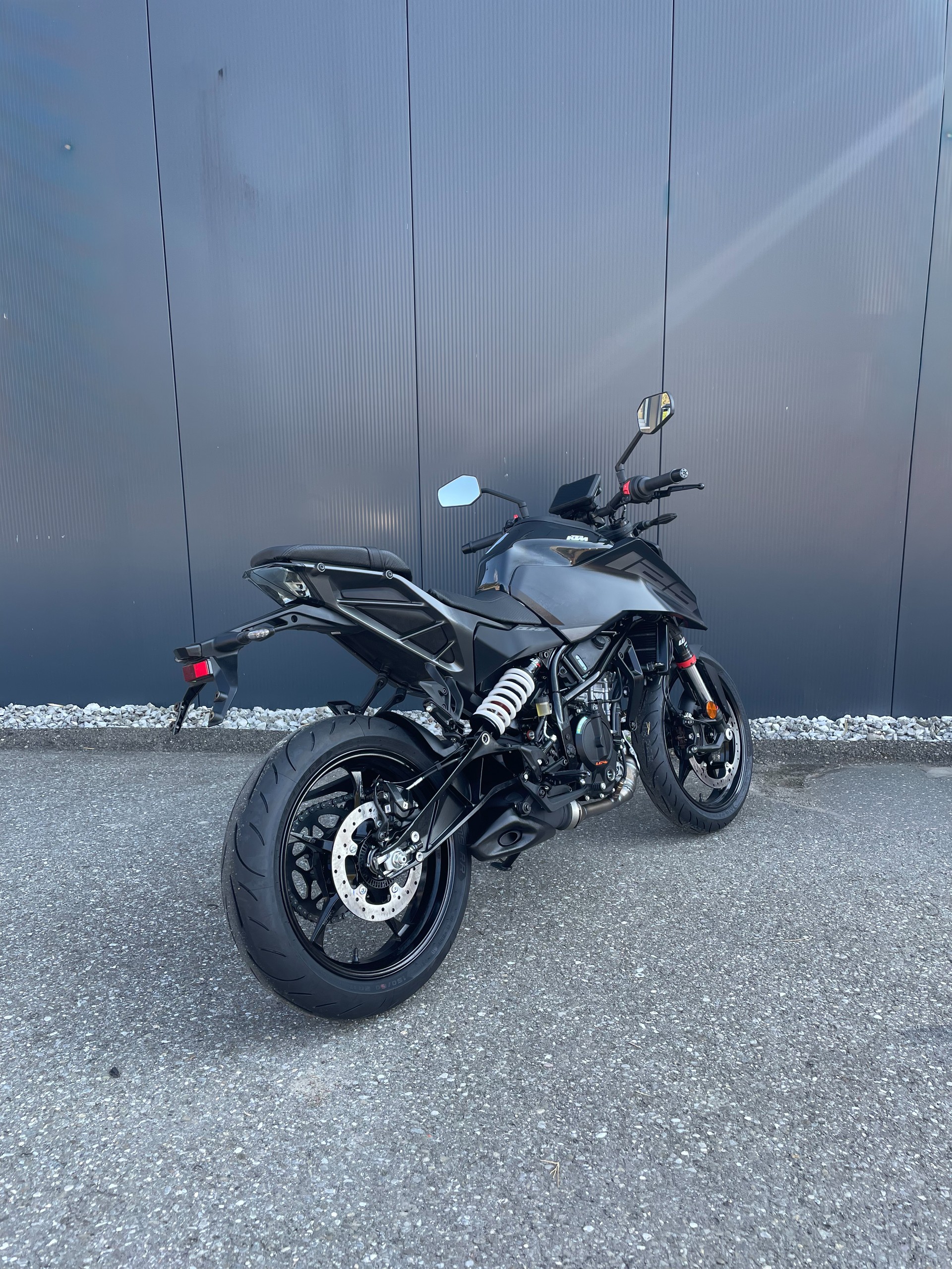 KTM 125 Duke-image-2