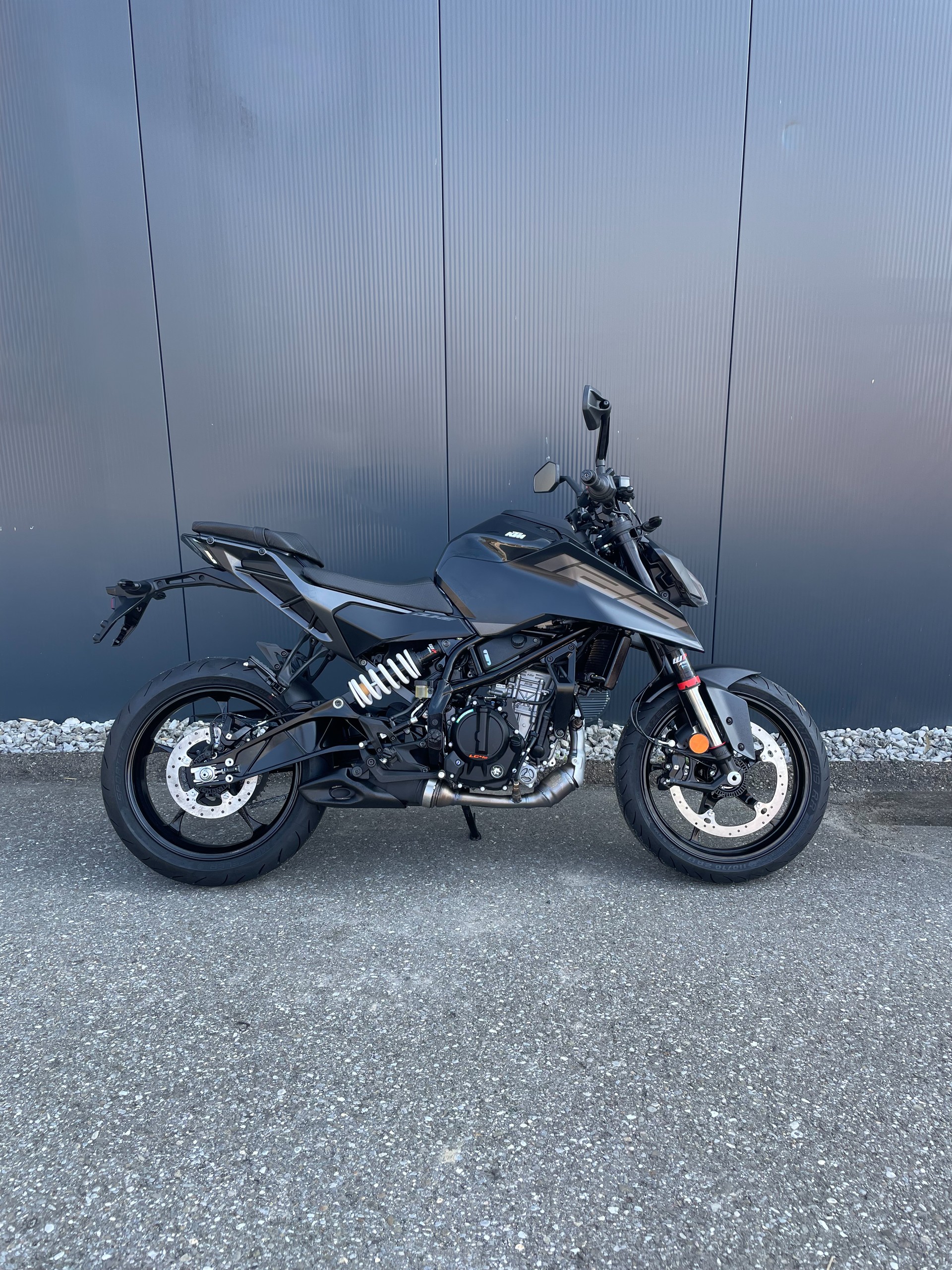 KTM 125 Duke-image-1