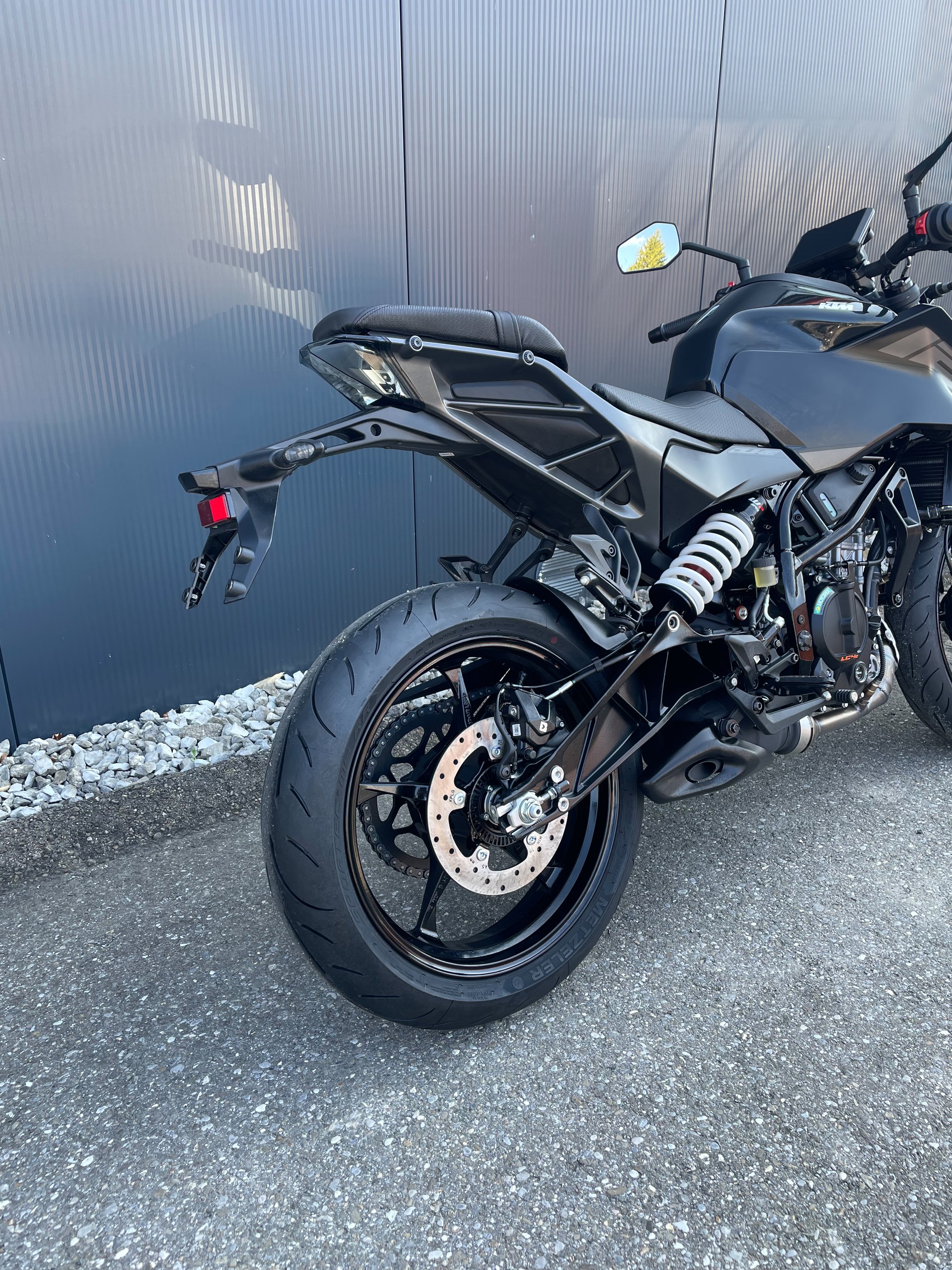 KTM 125 Duke-image-4