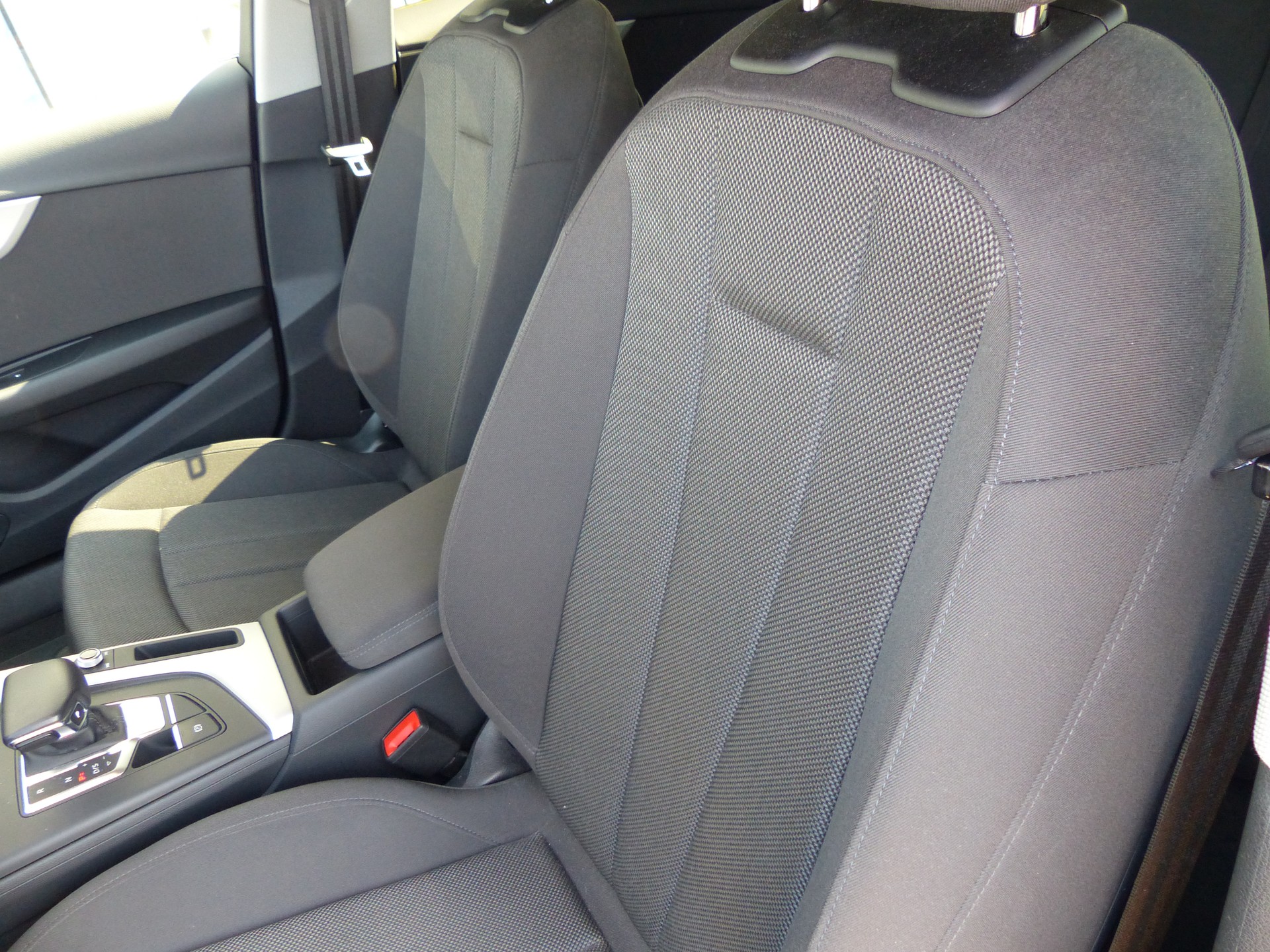 AUDI A4 Avant 35 TDI S-tronic-image-17