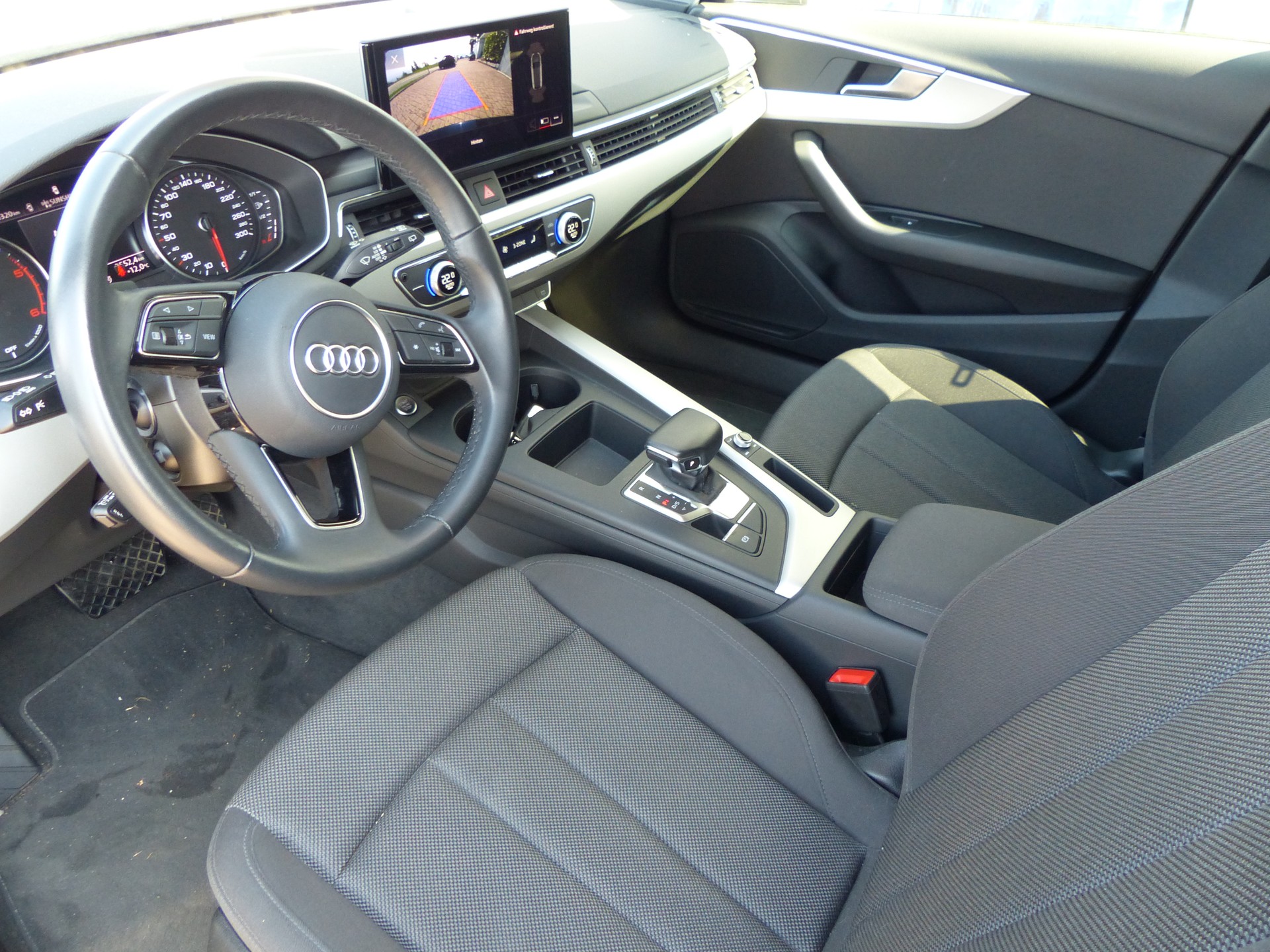 AUDI A4 Avant 35 TDI S-tronic-image-18