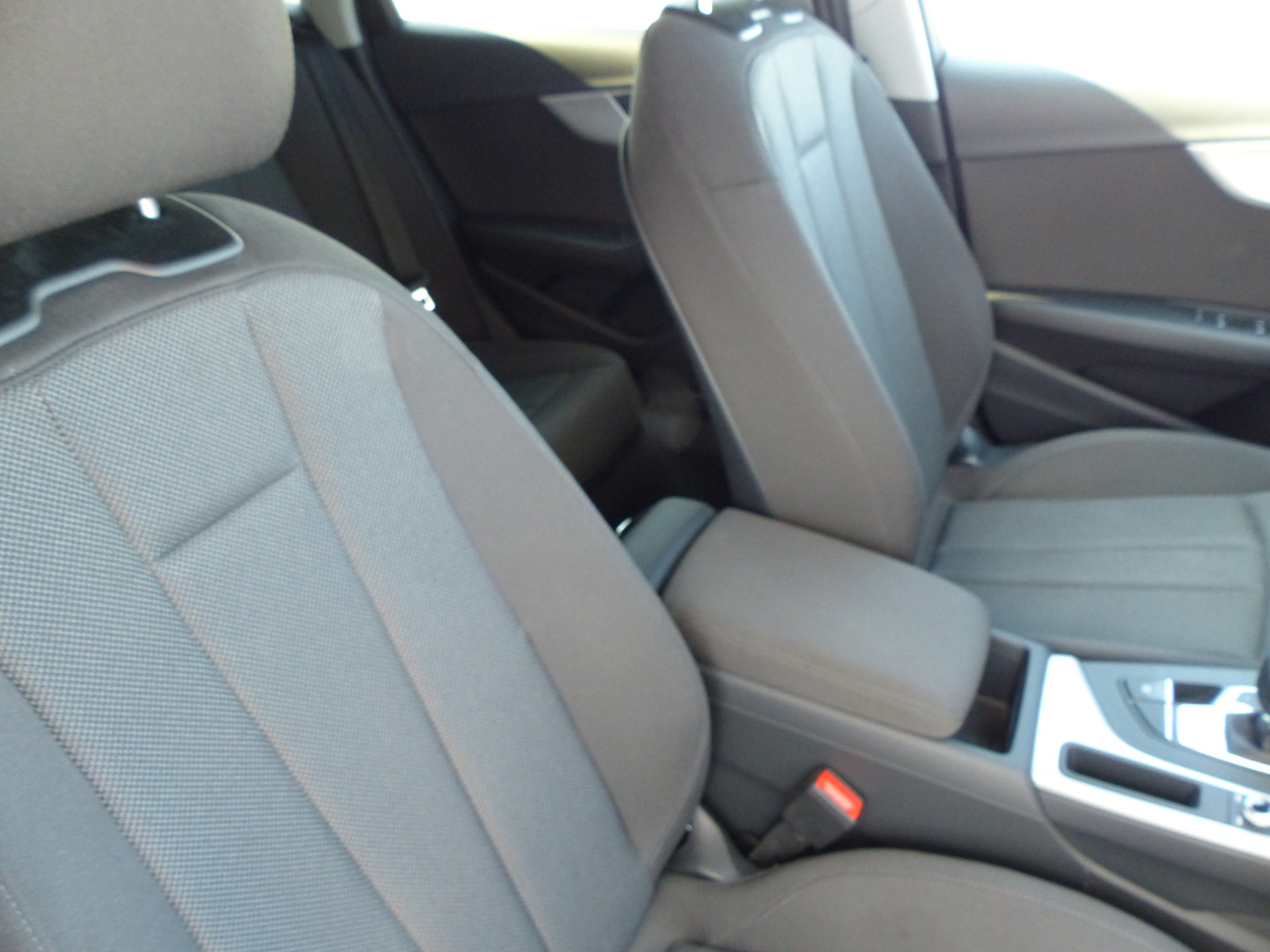 AUDI A4 Avant 35 TDI S-tronic-image-21
