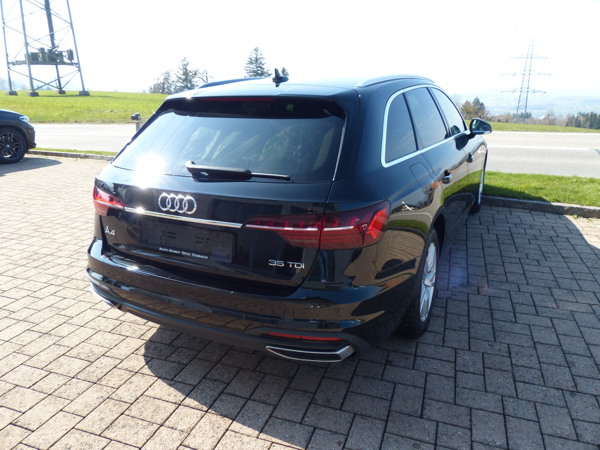 AUDI A4 Avant 35 TDI S-tronic-image-8