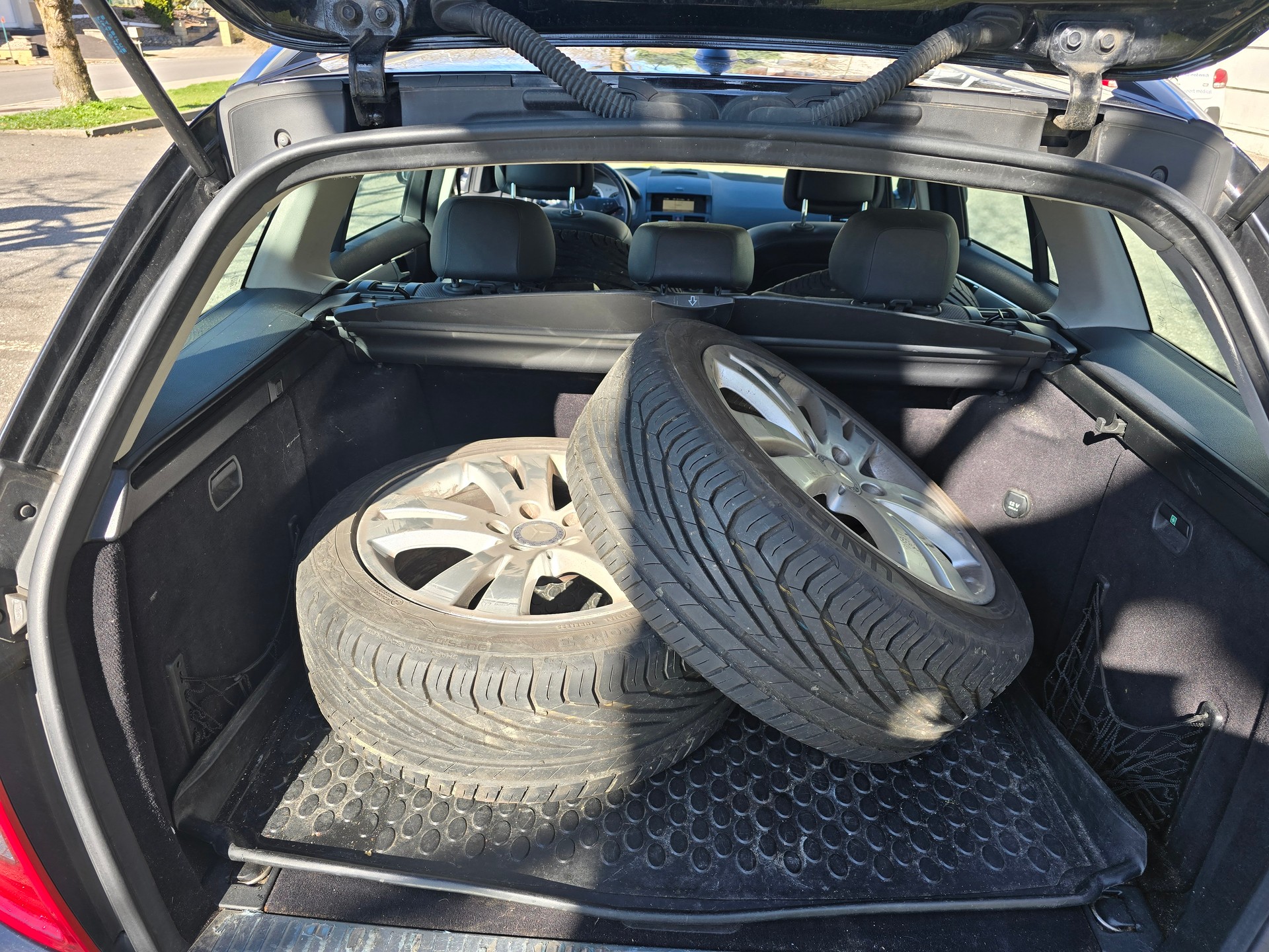 MERCEDES-BENZ C 230 Avantgarde-image-7