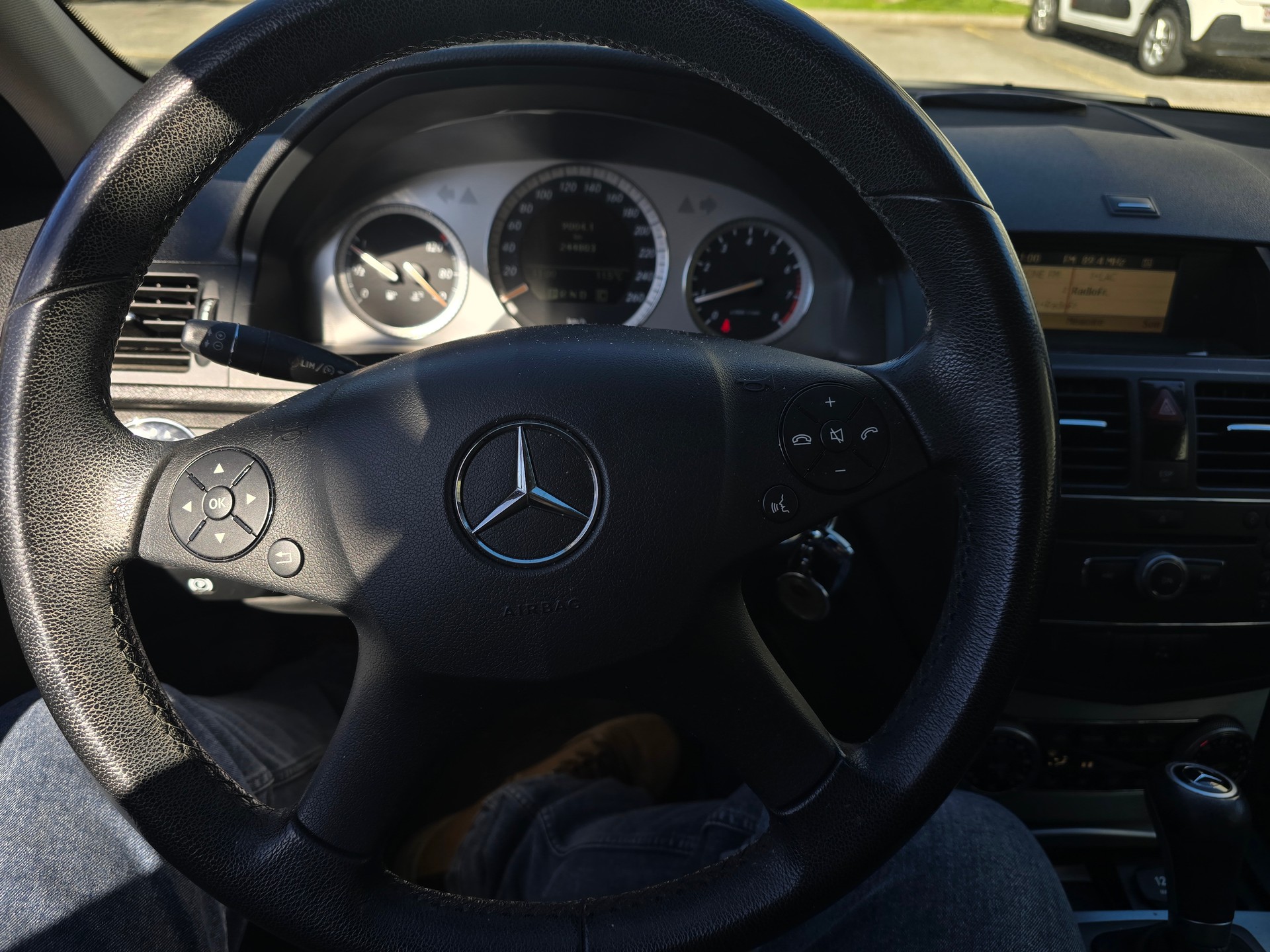 MERCEDES-BENZ C 230 Avantgarde-image-11
