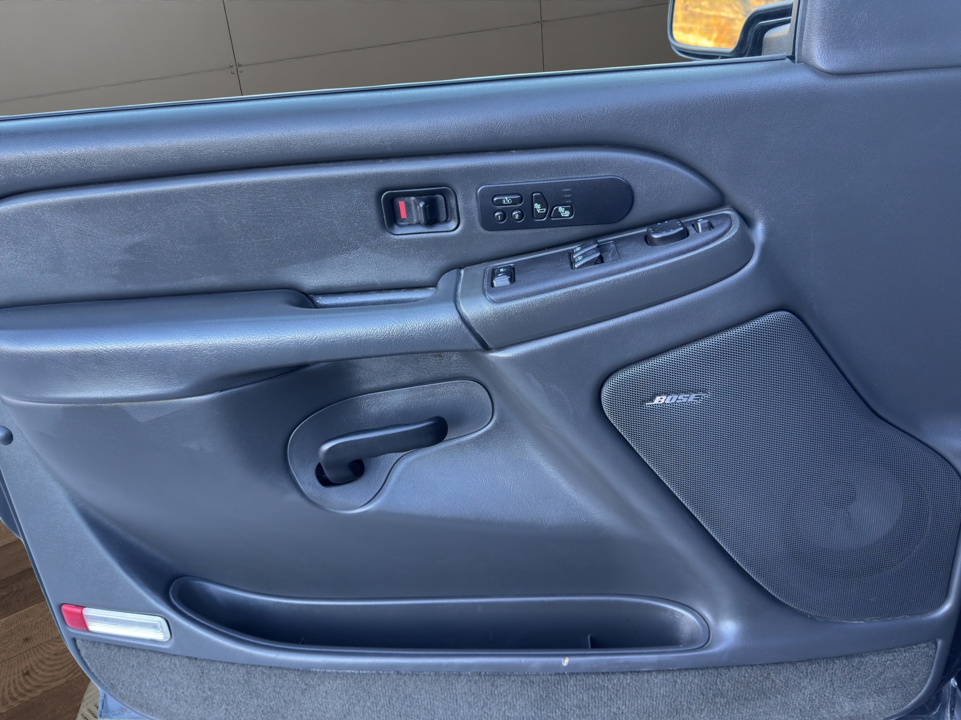 CHEVROLET SILVERADO LT-image-11