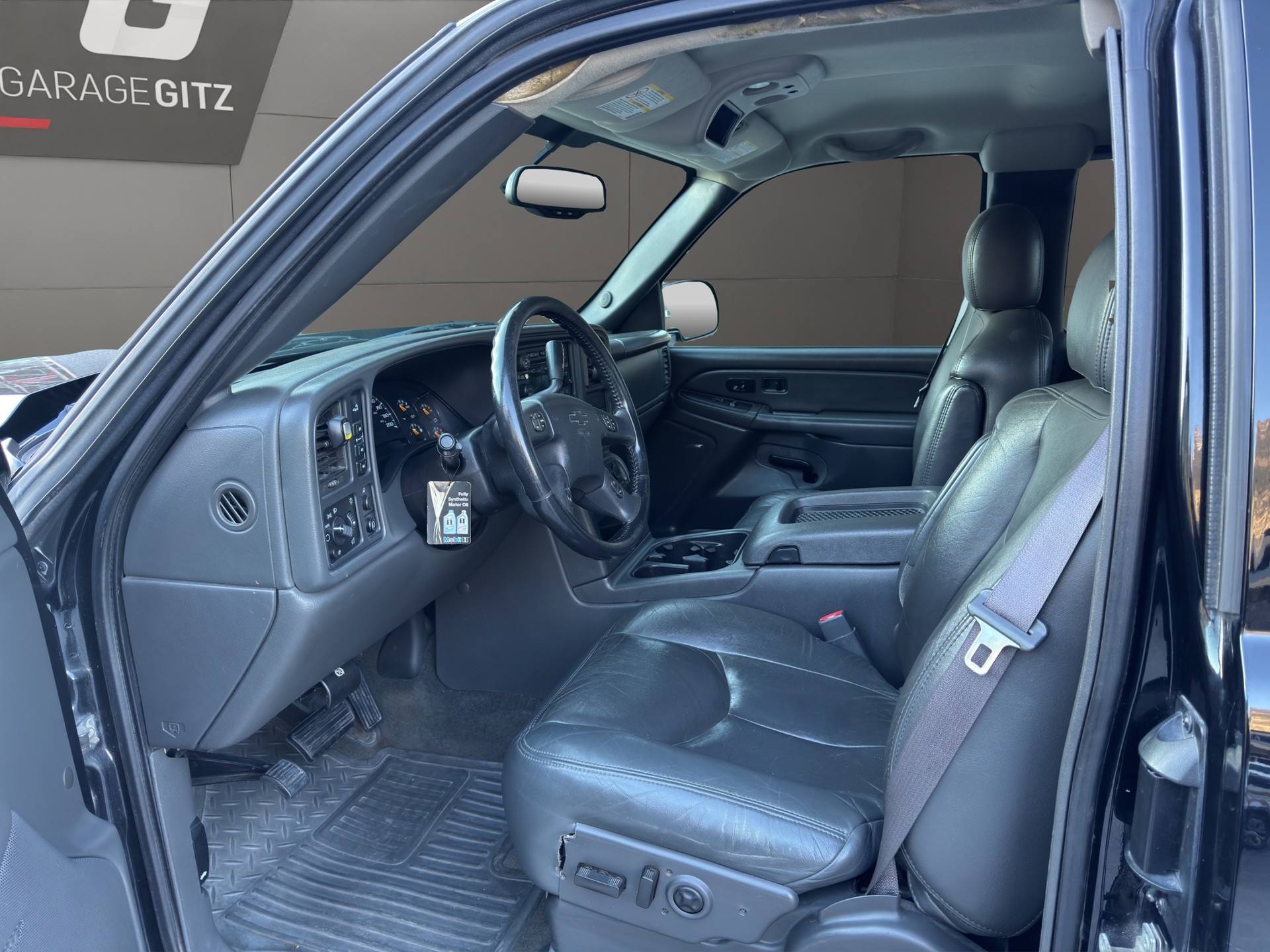 CHEVROLET SILVERADO LT-image-8