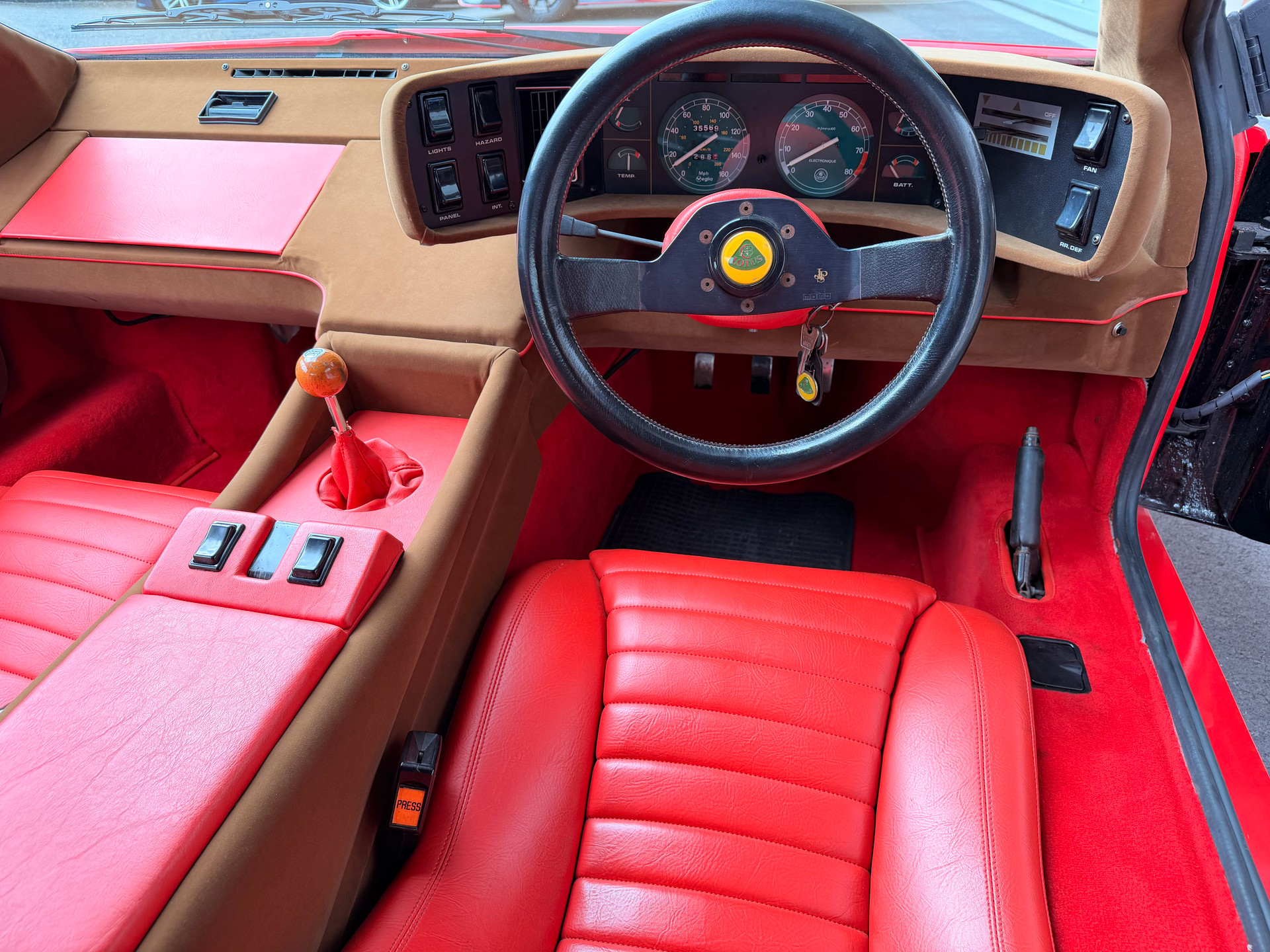 LOTUS Esprit S1 - Serie 1 - VETERAN-image-12