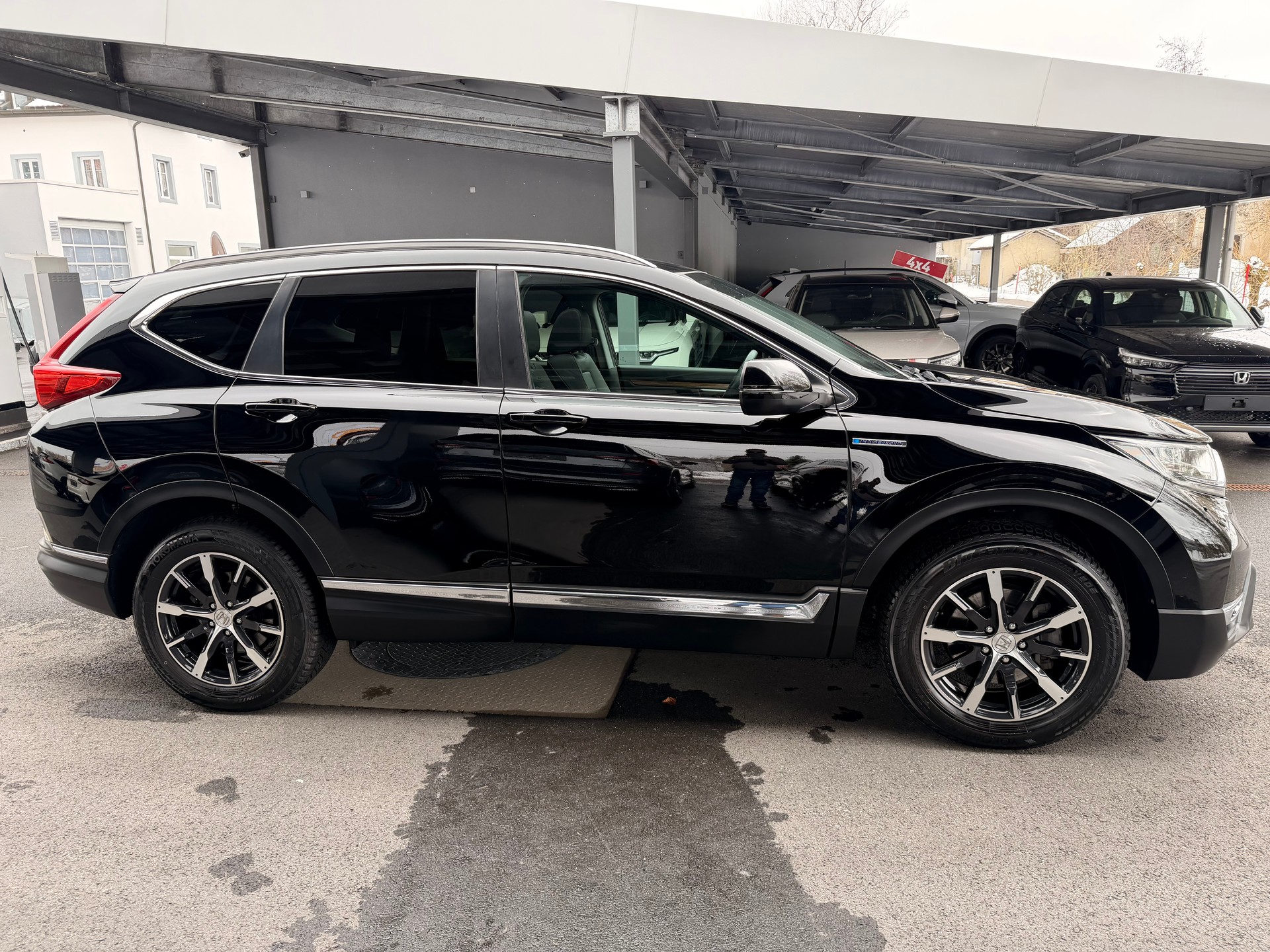 HONDA CR-V 2.0i MMD Hybrid Executive 4WD Automatic-image-2