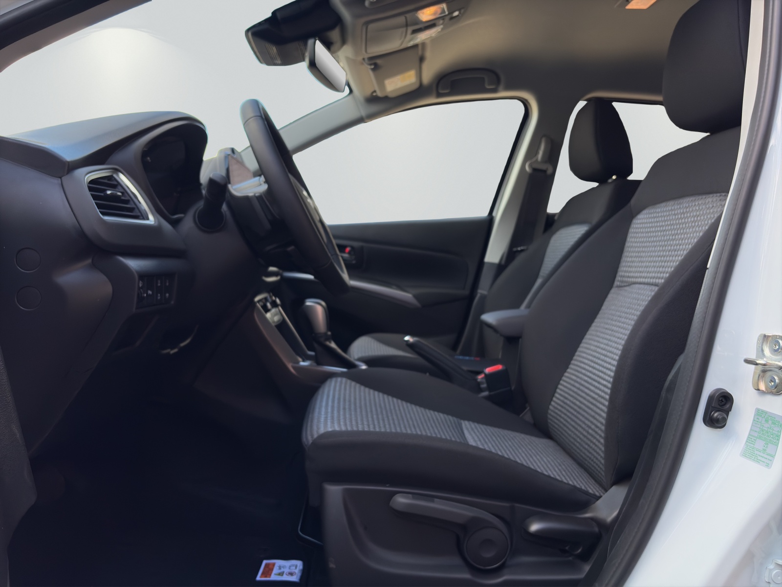 SUZUKI S-Cross 1.4 T Sakura Hybrid 4x4-image-8