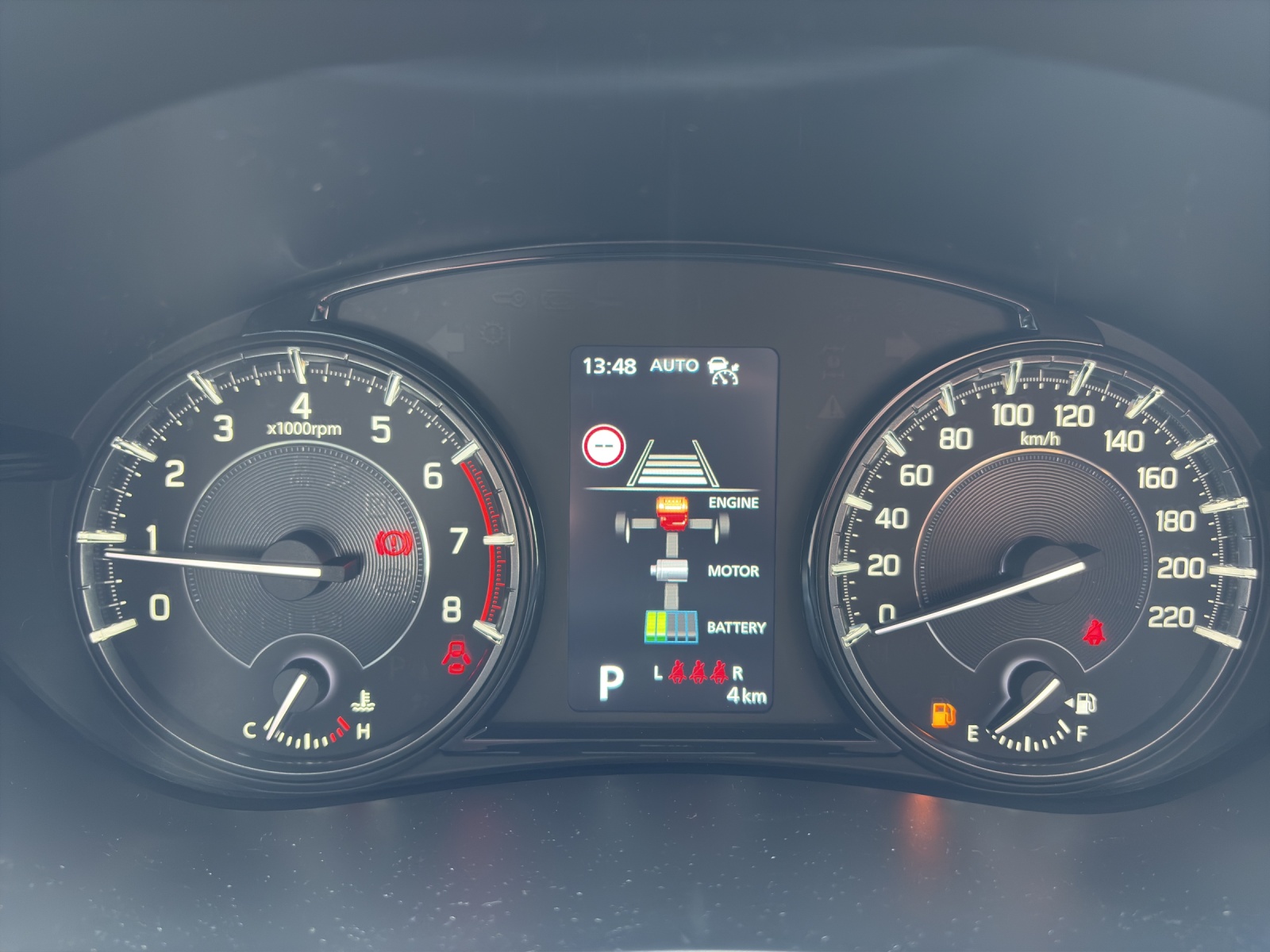 SUZUKI S-Cross 1.4 T Sakura Hybrid 4x4-image-10