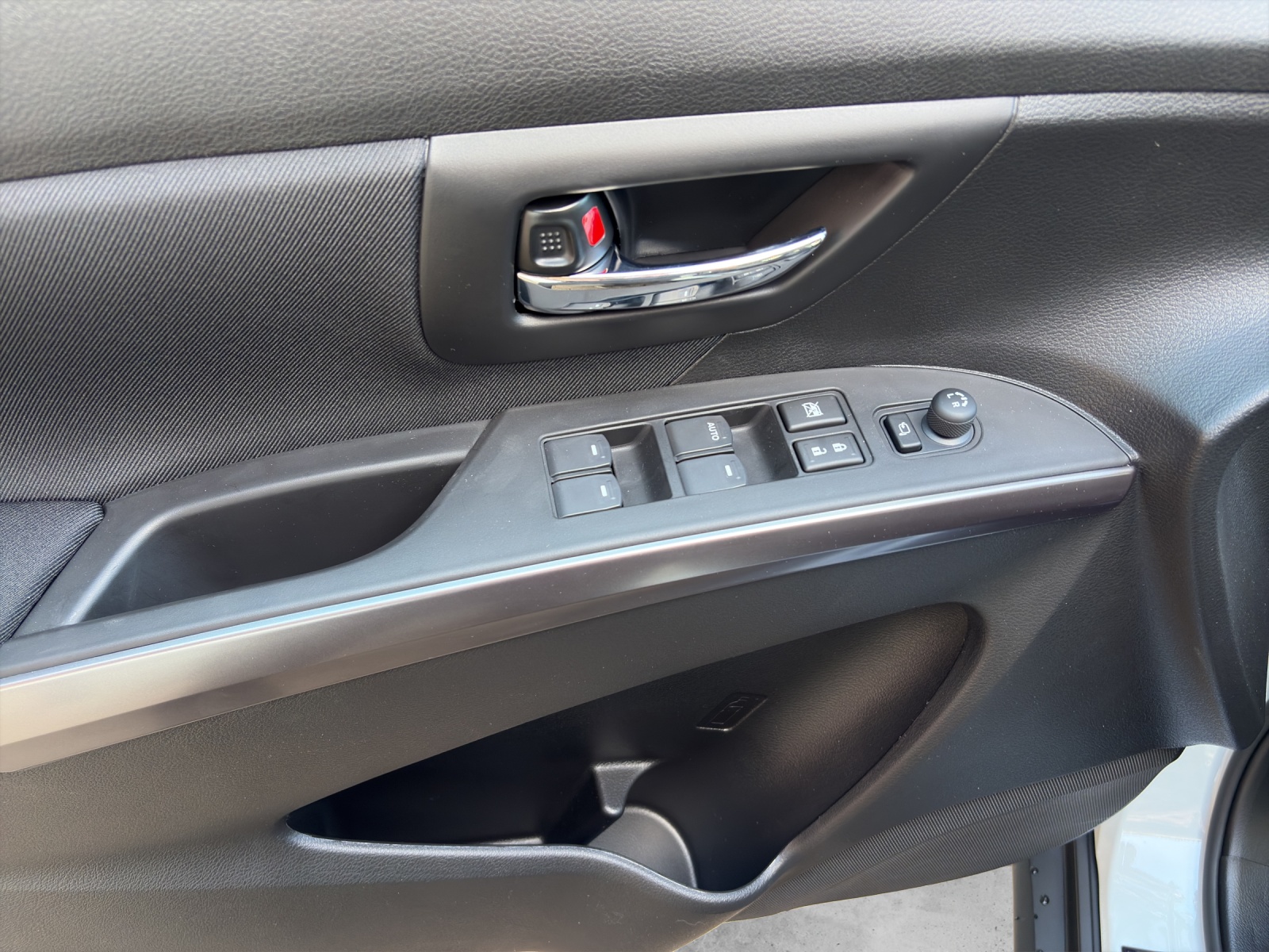 SUZUKI S-Cross 1.4 T Sakura Hybrid 4x4-image-11