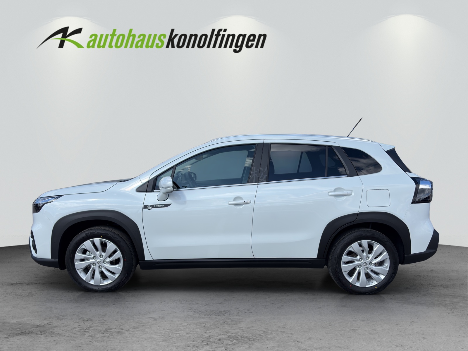 SUZUKI S-Cross 1.4 T Sakura Hybrid 4x4-showroom-element-1
