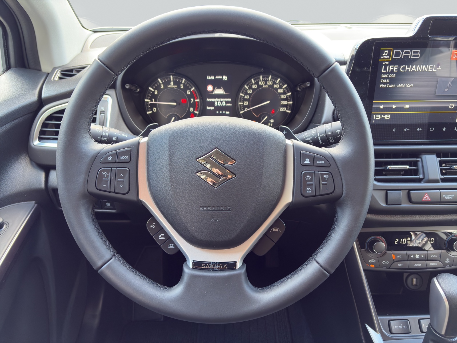 SUZUKI S-Cross 1.4 T Sakura Hybrid 4x4-image-9