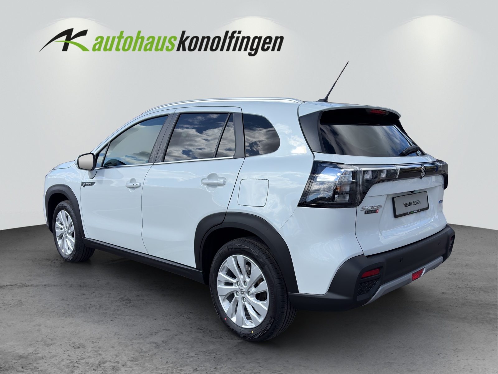 SUZUKI S-Cross 1.4 T Sakura Hybrid 4x4-showroom-element-2
