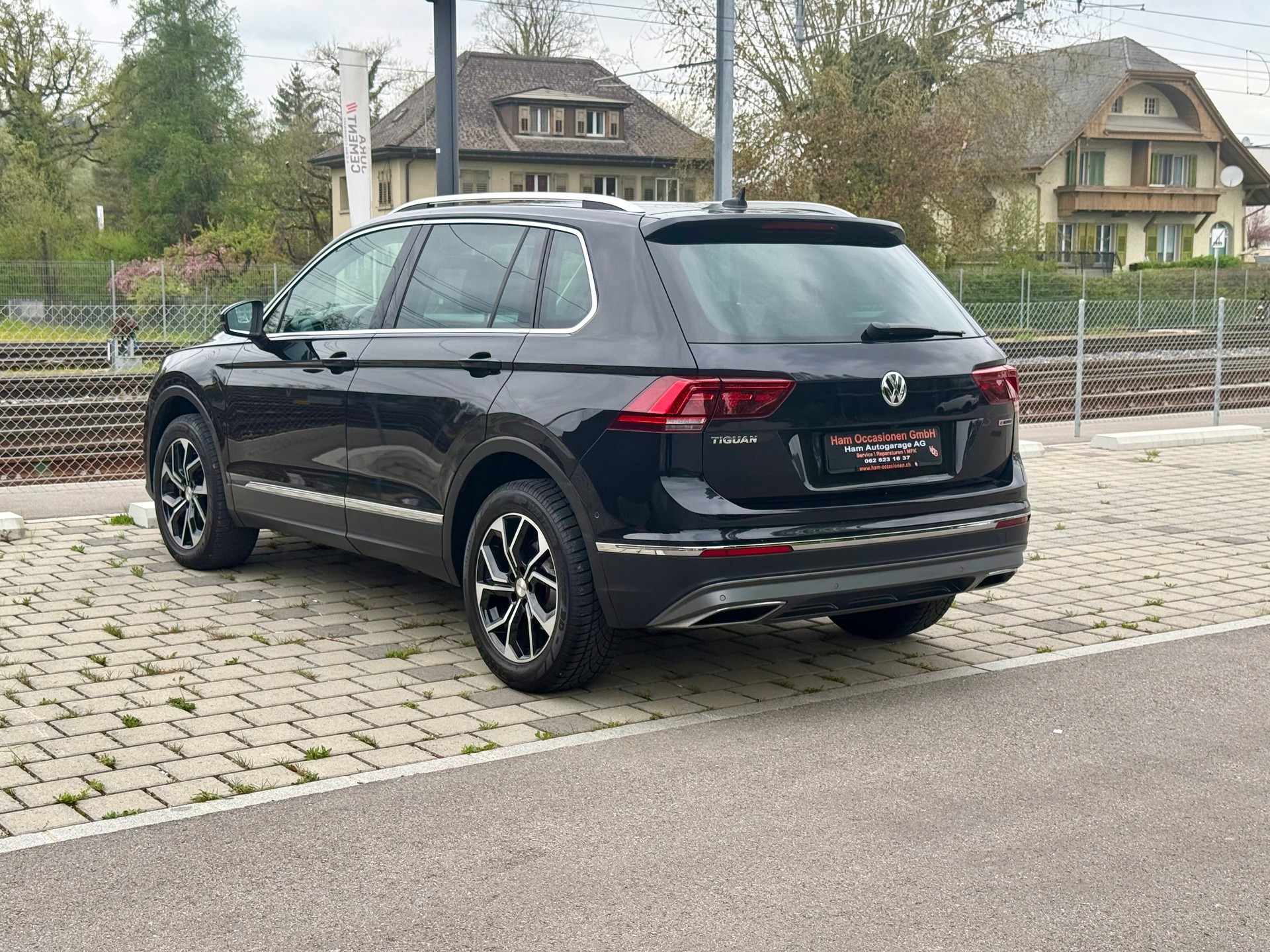 VW Tiguan 2.0TSI Highline 4Motion DSG-showroom-element-2