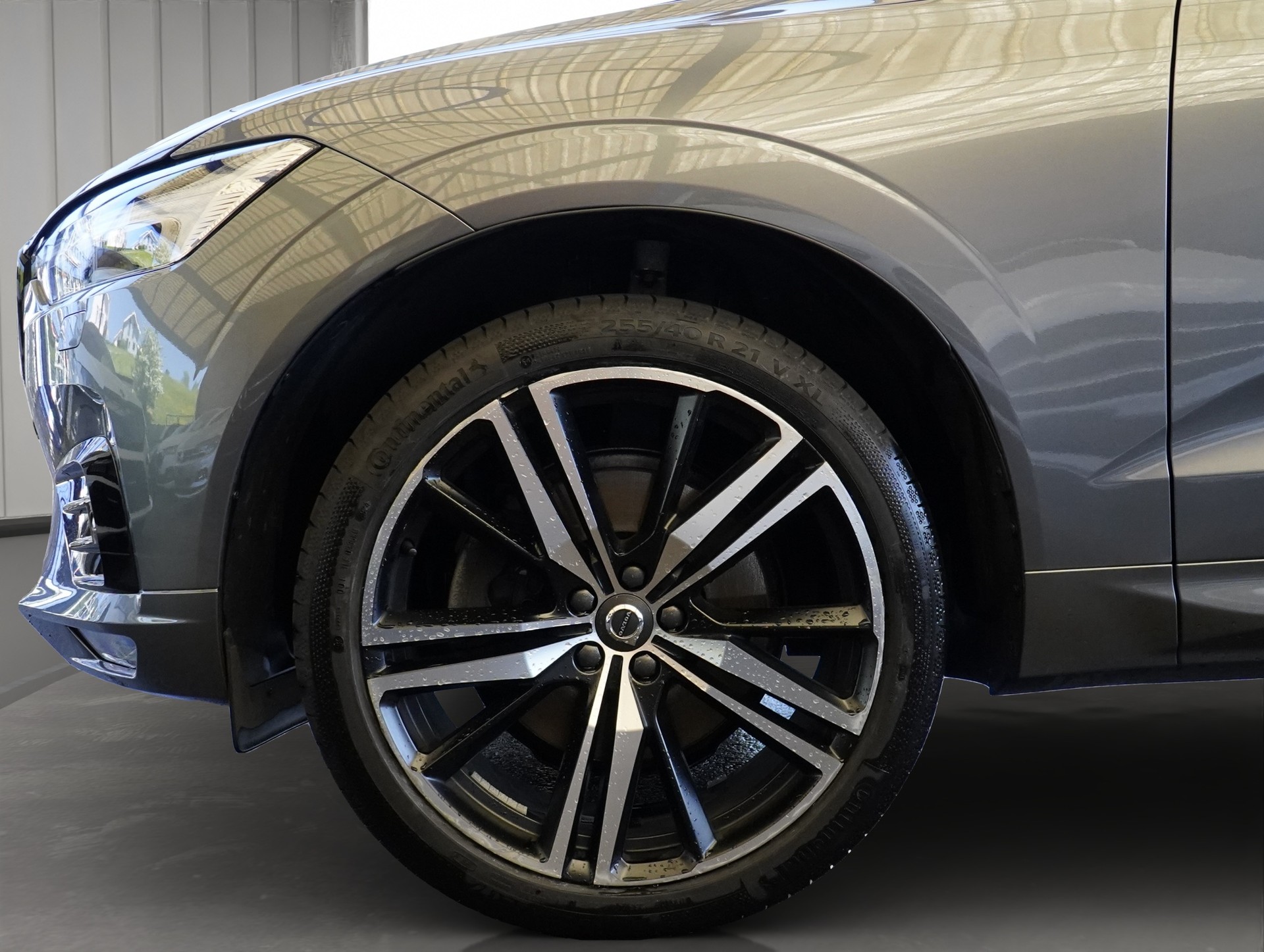 VOLVO XC60 B5 Benzin Mild Hybrid AWD R-Design Geartronic *CH Fahrzeug & Werksgarantie*-image-7