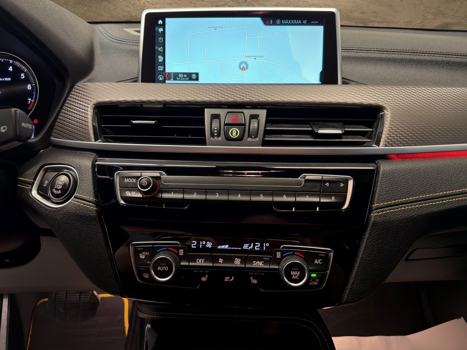 BMW X2 sDrive 18i-image-11
