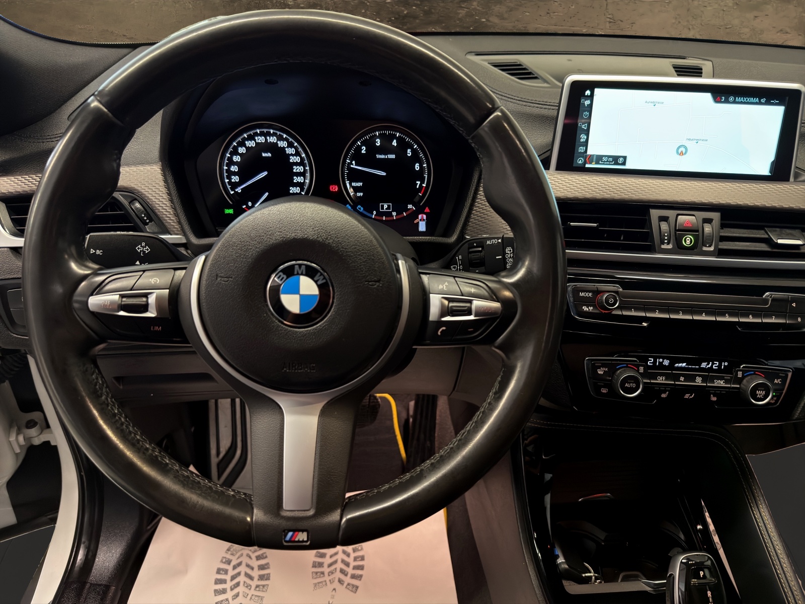 BMW X2 sDrive 18i-image-9