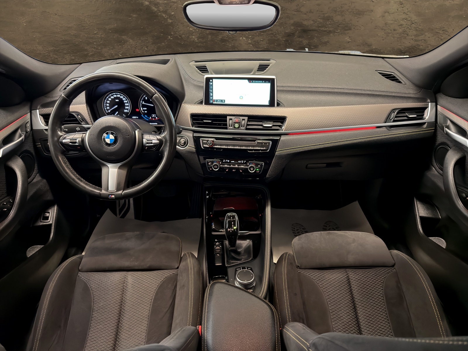 BMW X2 sDrive 18i-showroom-element-3
