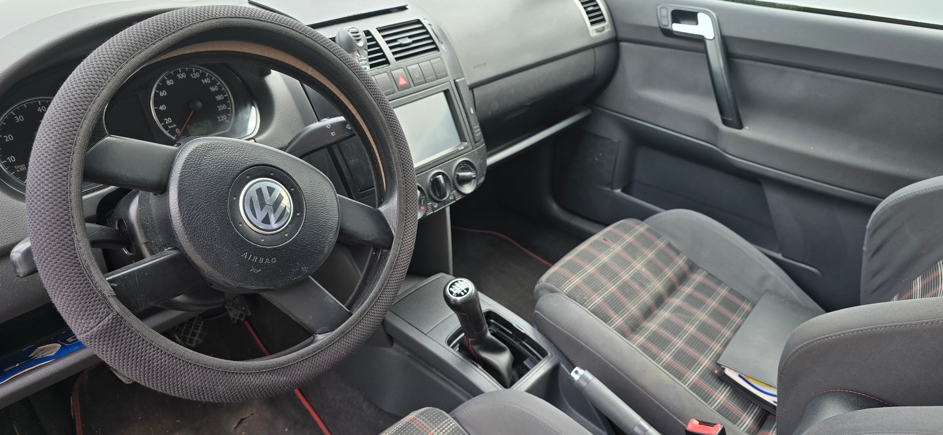 VW Polo 1.4 16V Highline-image-9