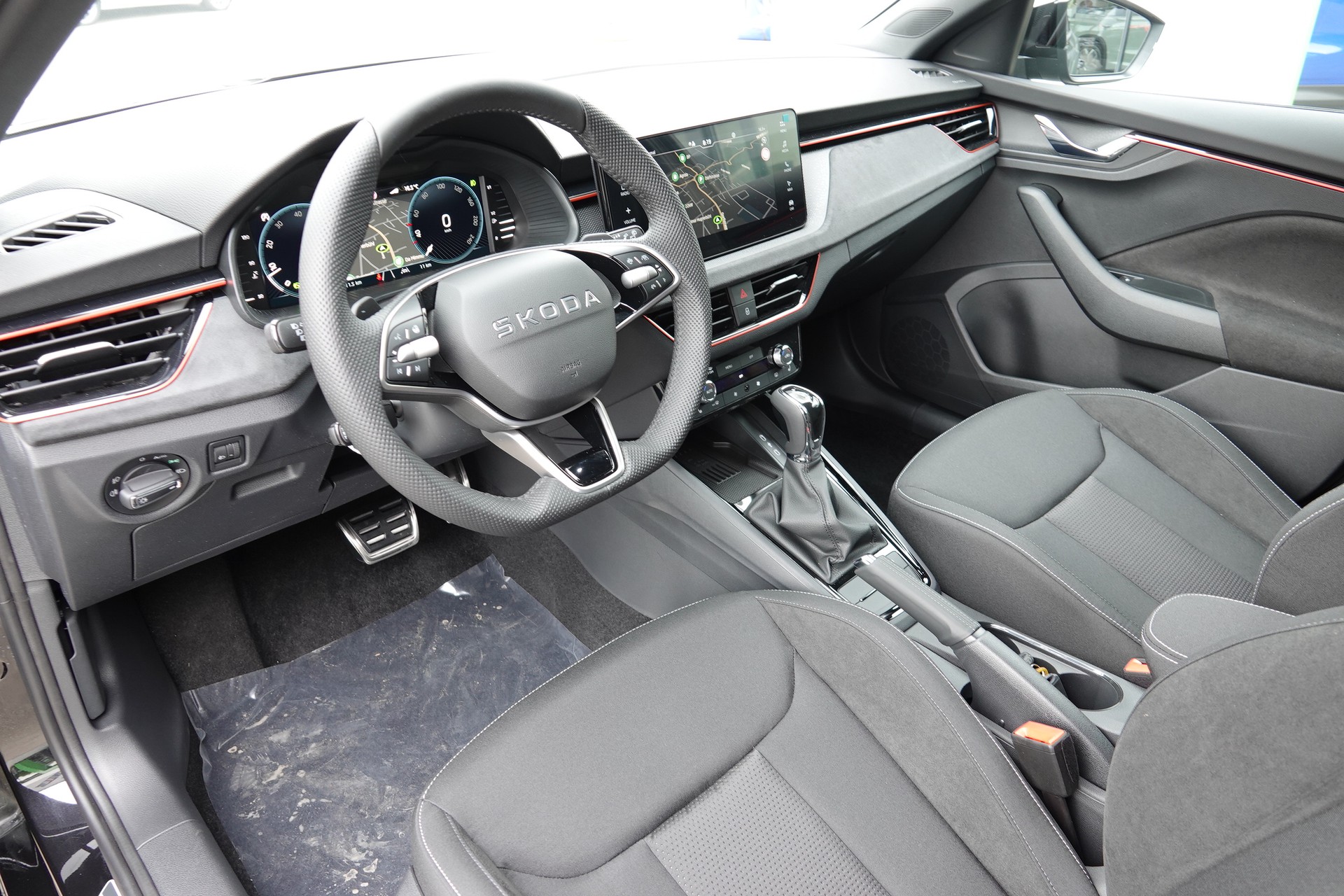 SKODA Scala 1.5 TSI Dynamic DSG-image-8