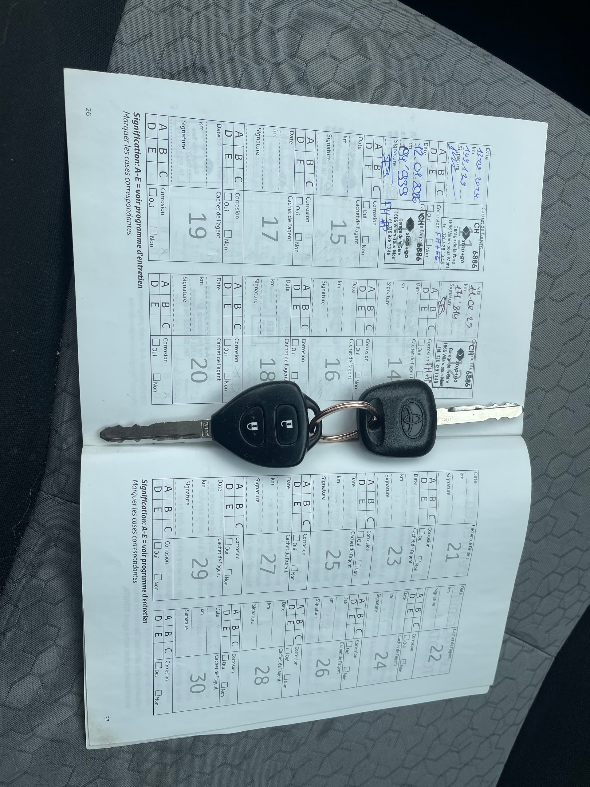 TOYOTA Yaris 1.33 Luna-image-13