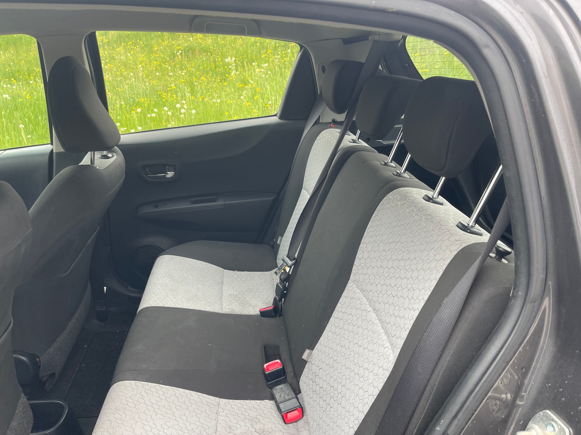 TOYOTA Yaris 1.33 Luna-image-11