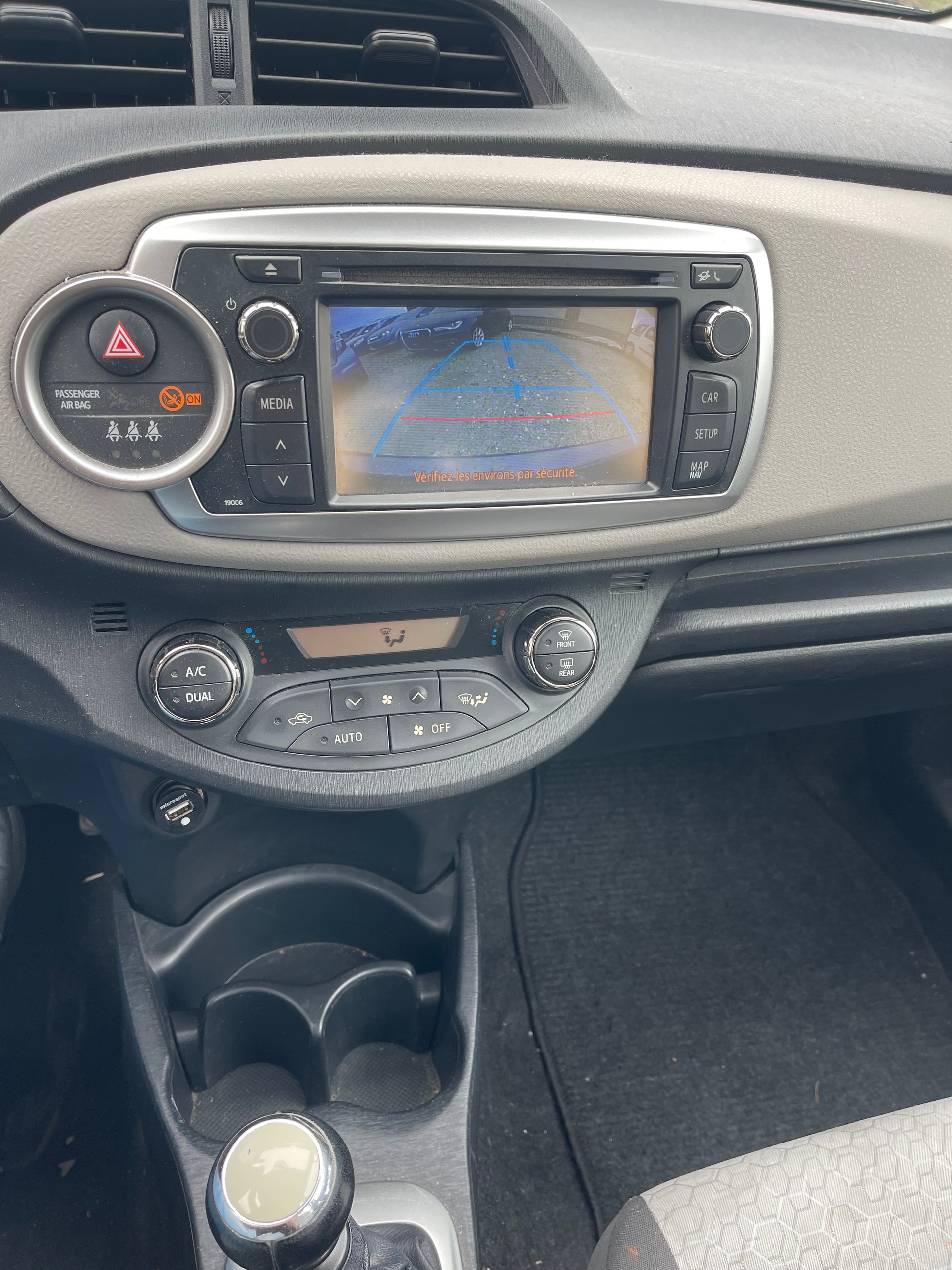 TOYOTA Yaris 1.33 Luna-image-5