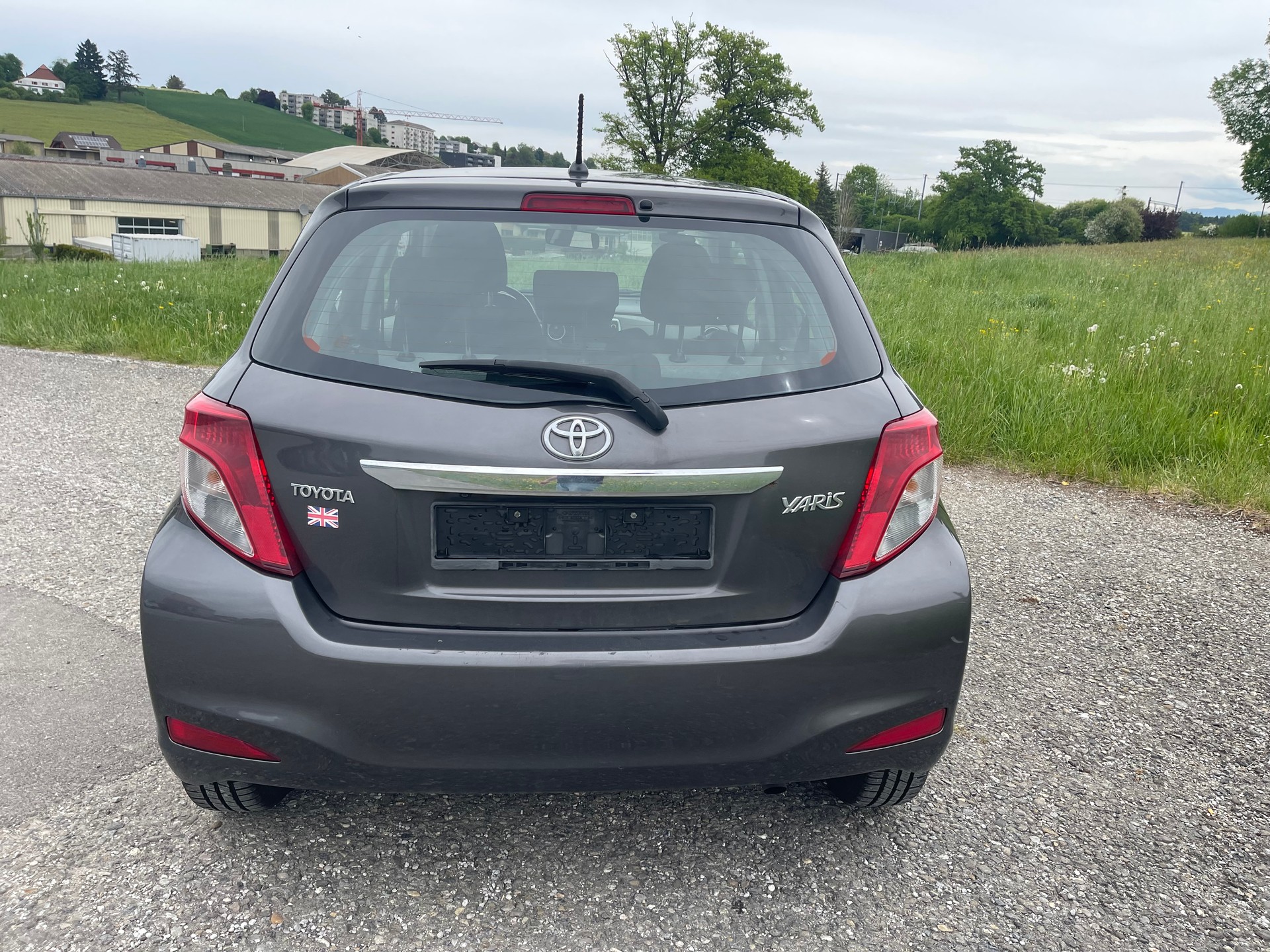 TOYOTA Yaris 1.33 Luna-image-3