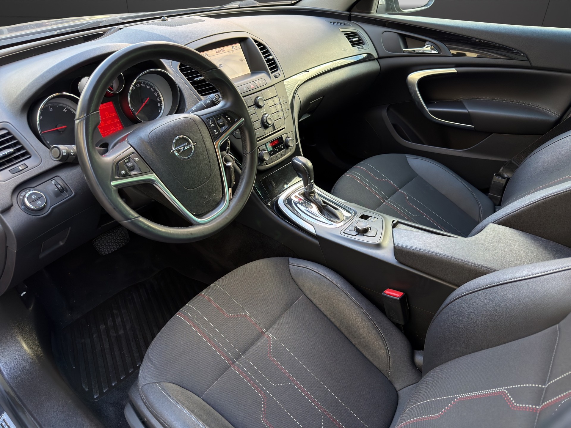OPEL Insignia ST 2.0 CDTI Anniversary Ed 4WD Aut.-image-9