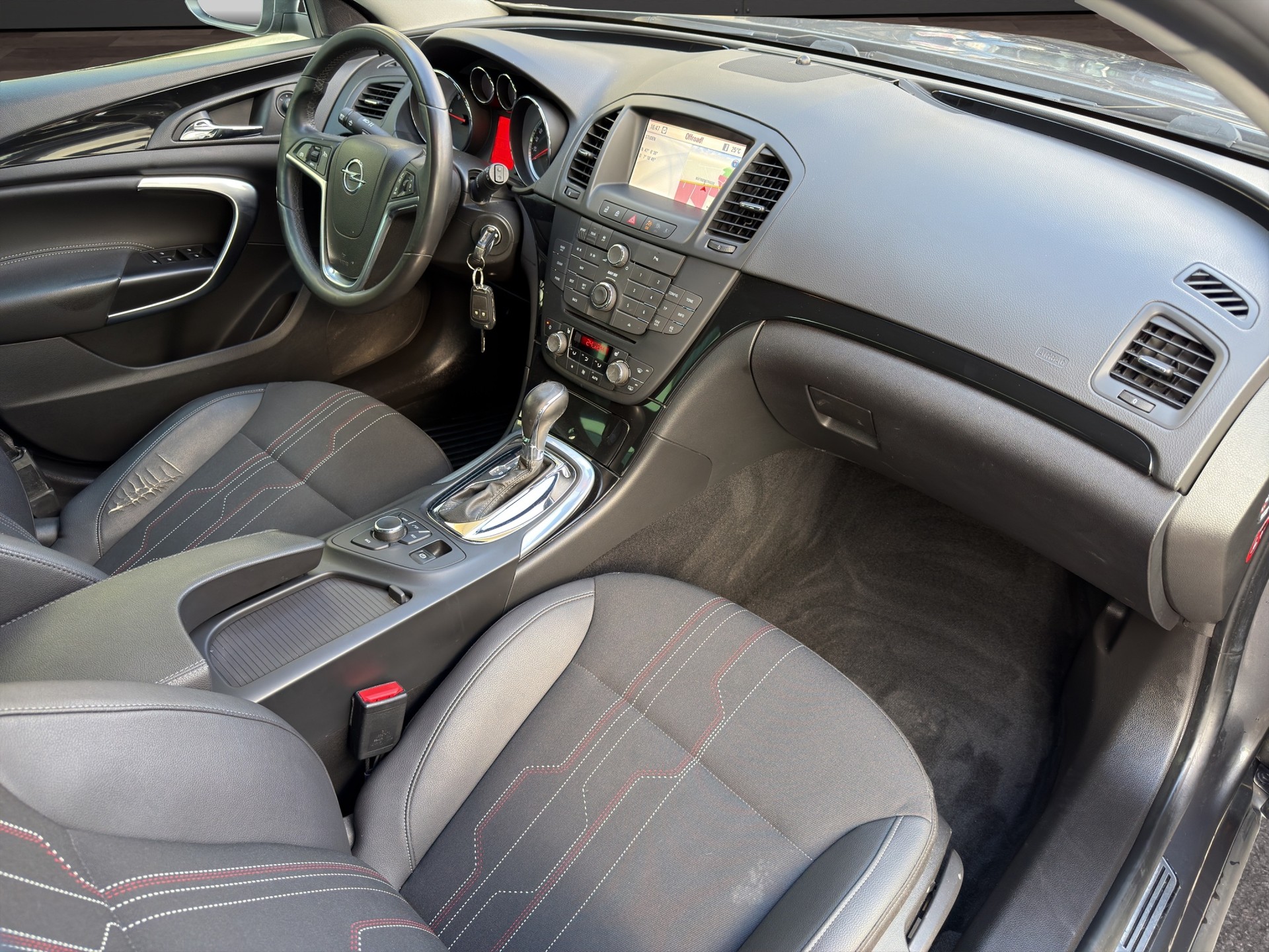 OPEL Insignia ST 2.0 CDTI Anniversary Ed 4WD Aut.-image-18