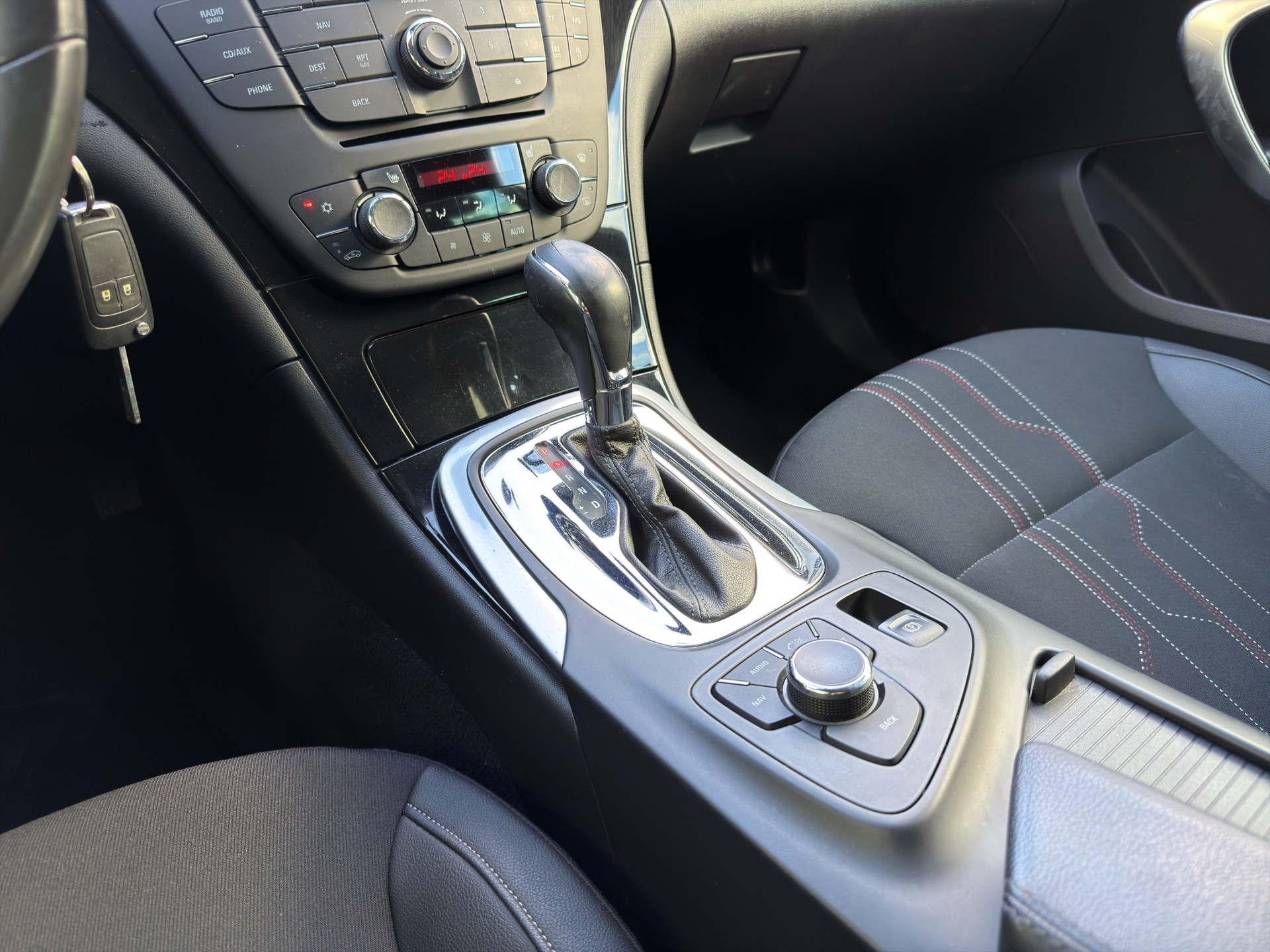 OPEL Insignia ST 2.0 CDTI Anniversary Ed 4WD Aut.-image-16