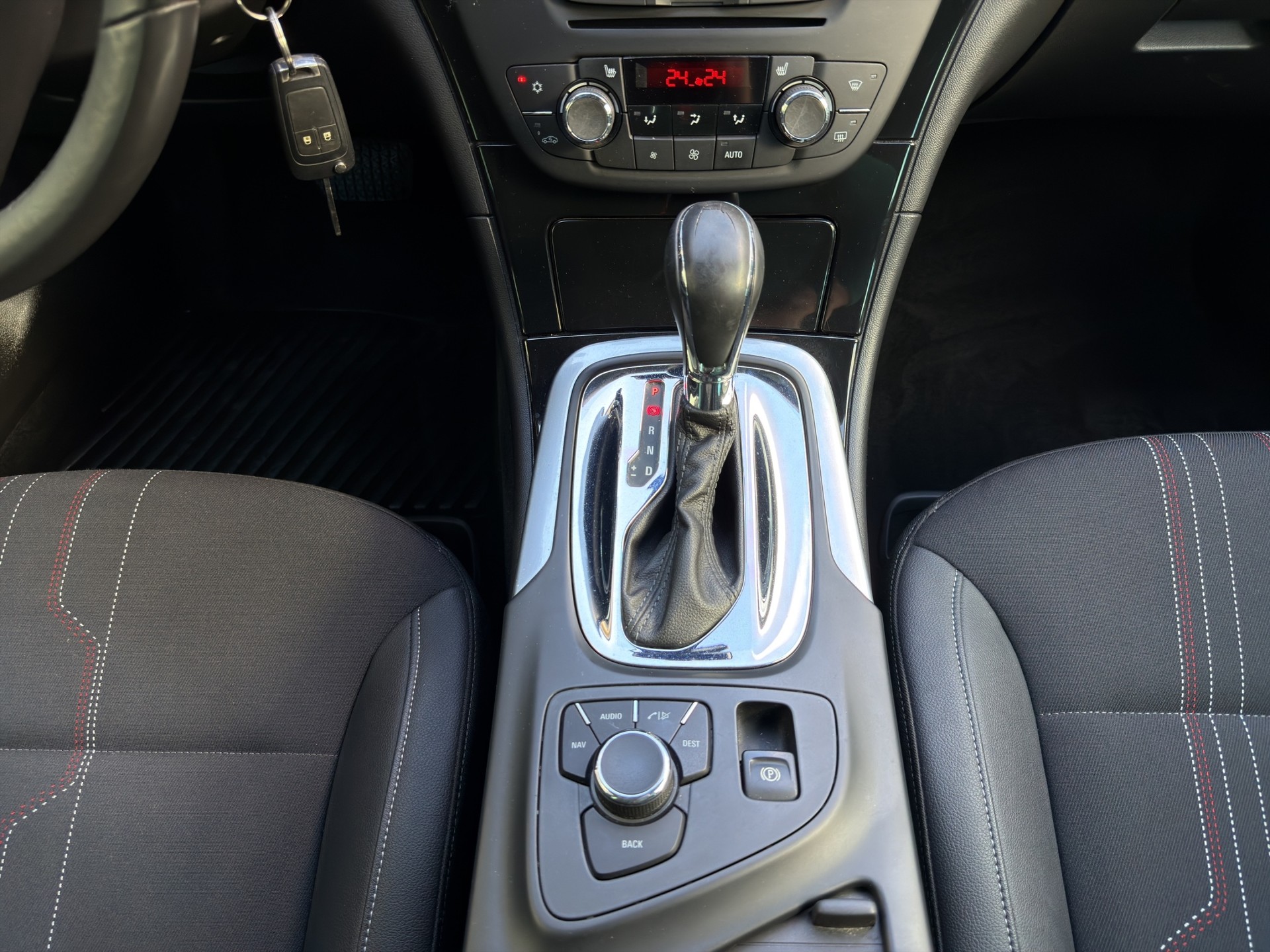 OPEL Insignia ST 2.0 CDTI Anniversary Ed 4WD Aut.-image-15