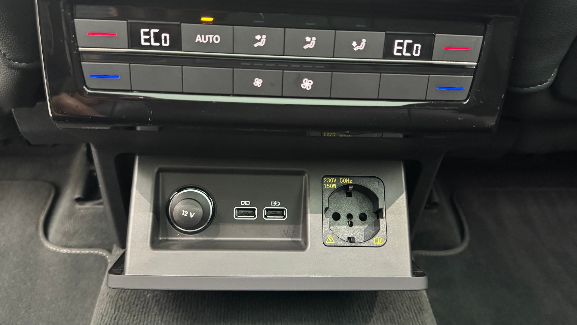 VW Touareg 3.0 TDI R Line Tiptronic-image-26