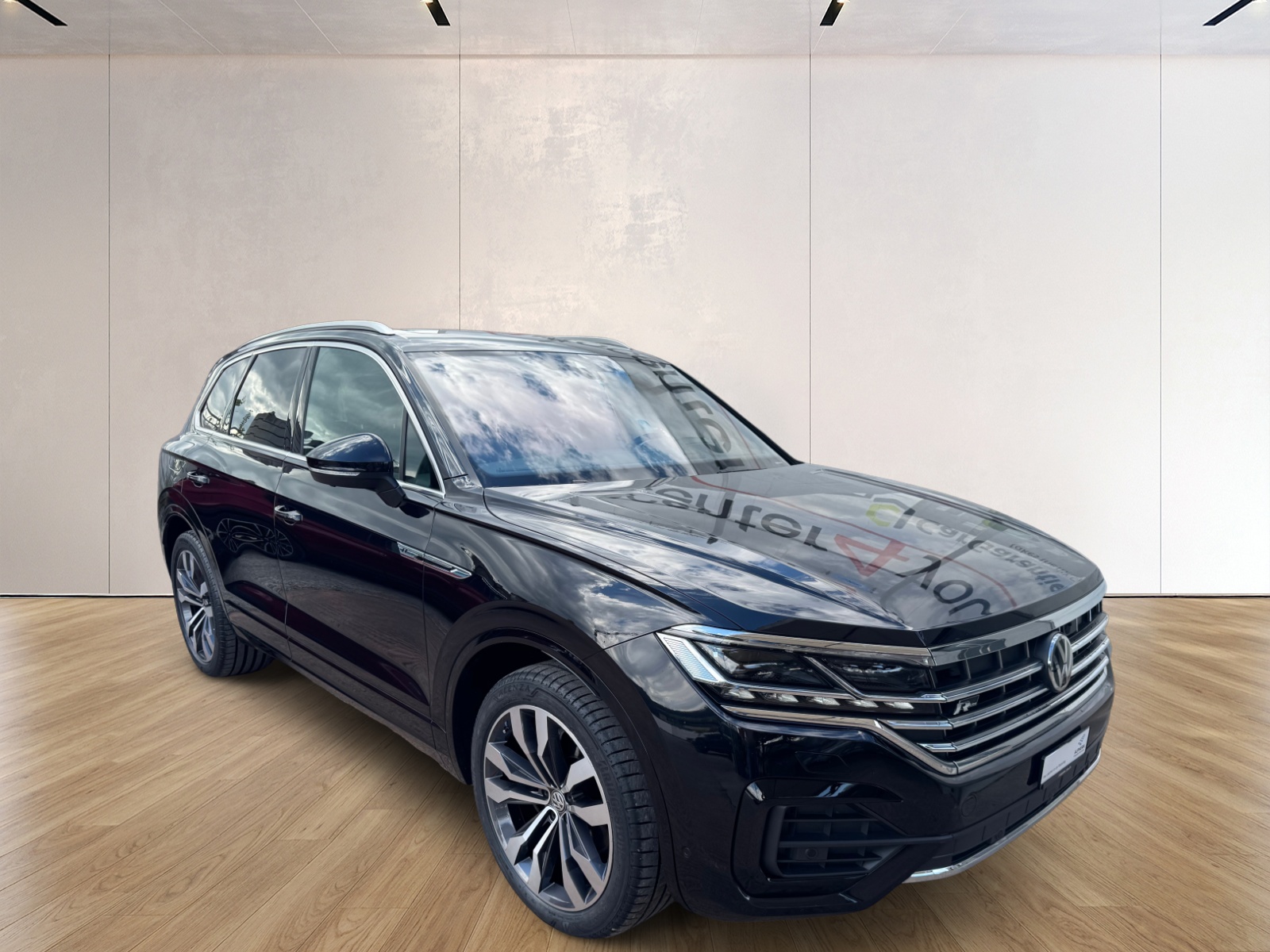 VW Touareg 3.0 TDI R Line Tiptronic-showroom-element-1