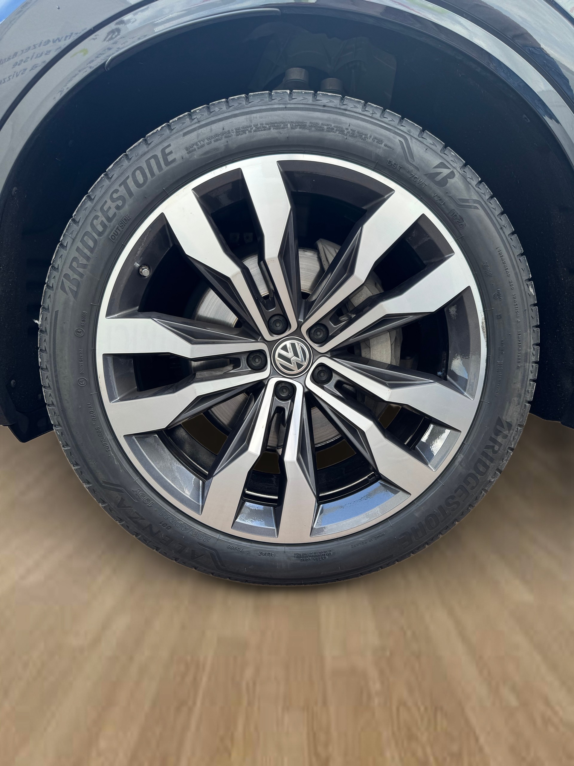 VW Touareg 3.0 TDI R Line Tiptronic-image-5