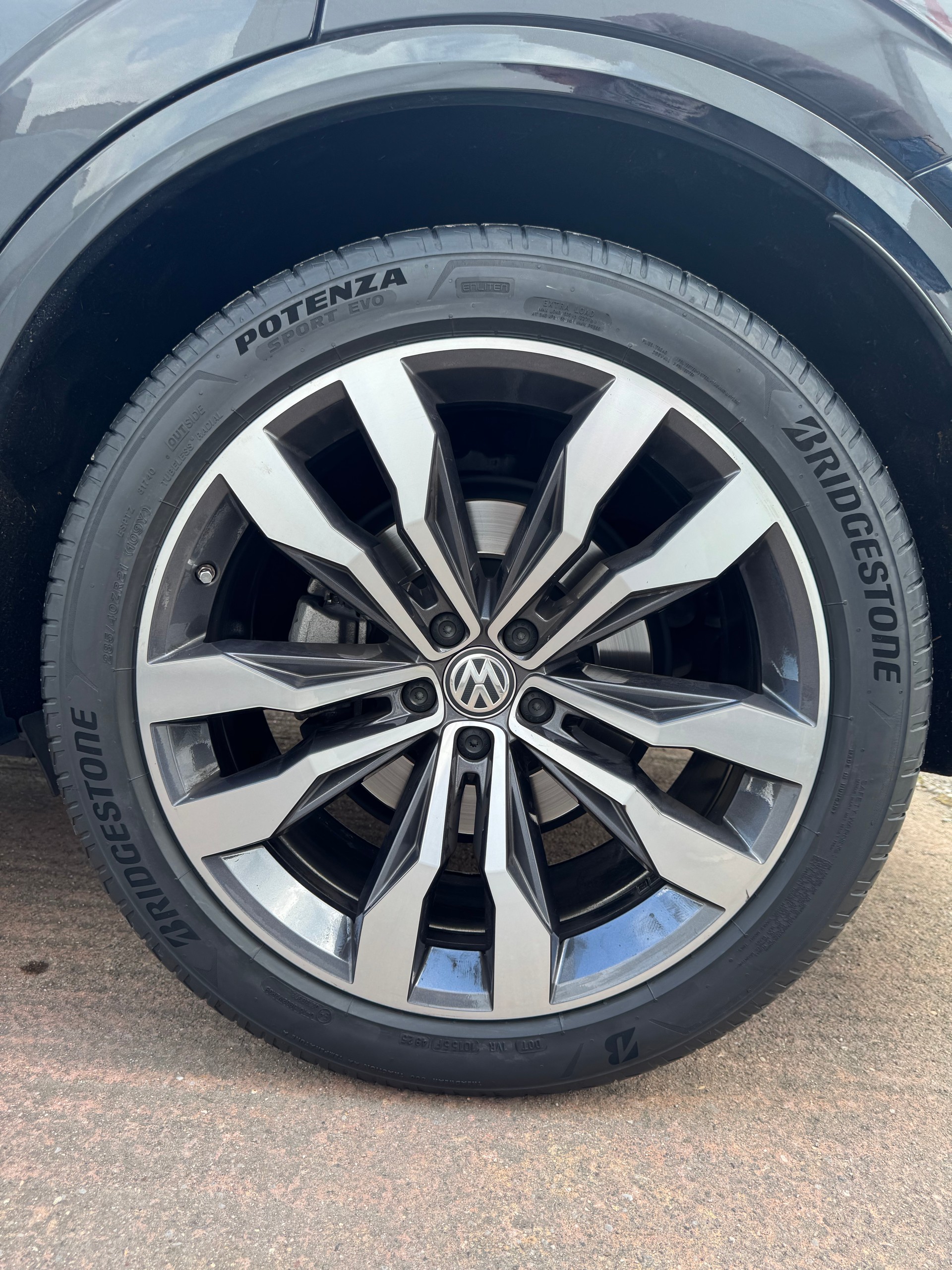 VW Touareg 3.0 TDI R Line Tiptronic-image-8
