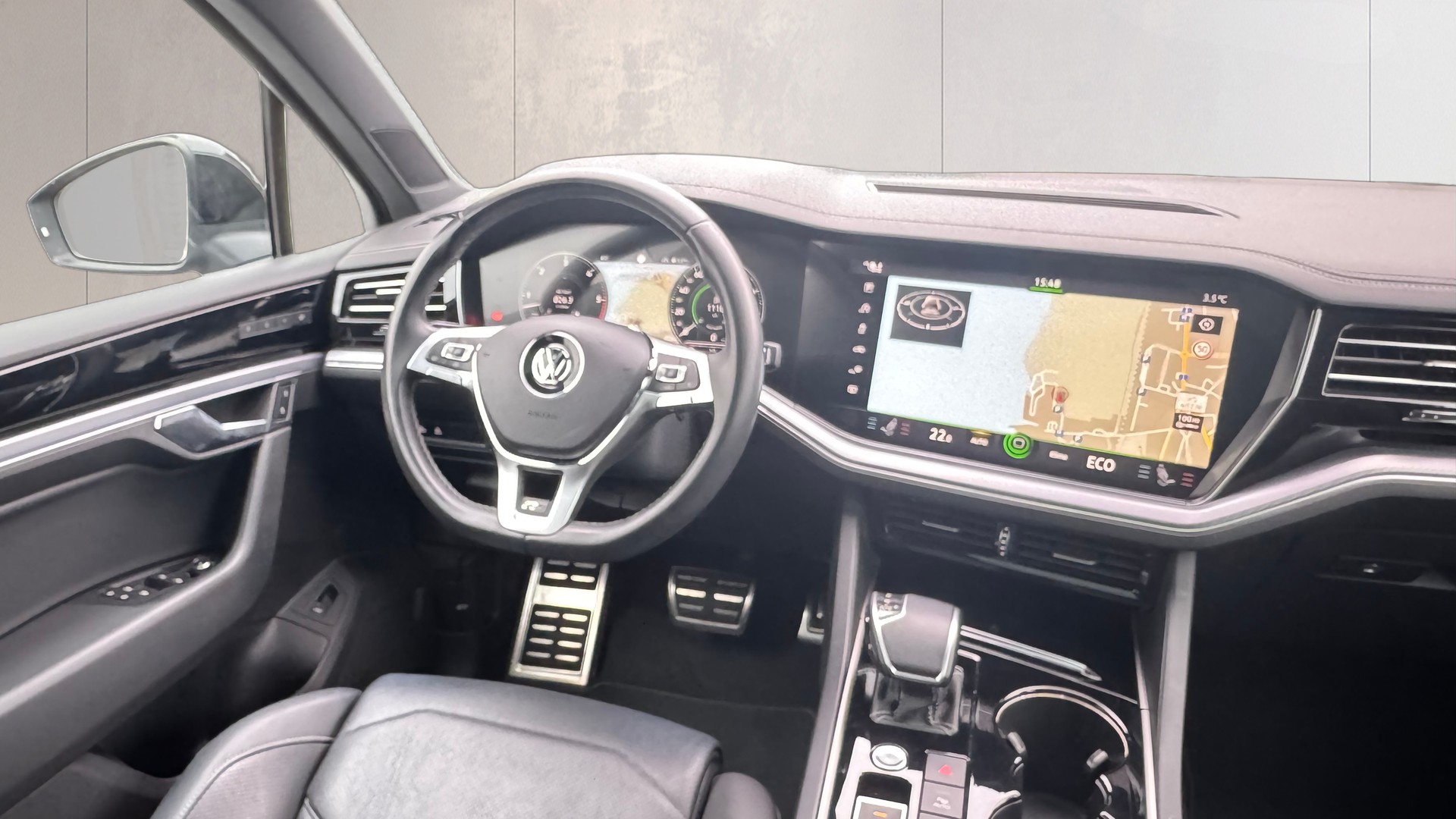 VW Touareg 3.0 TDI R Line Tiptronic-image-19
