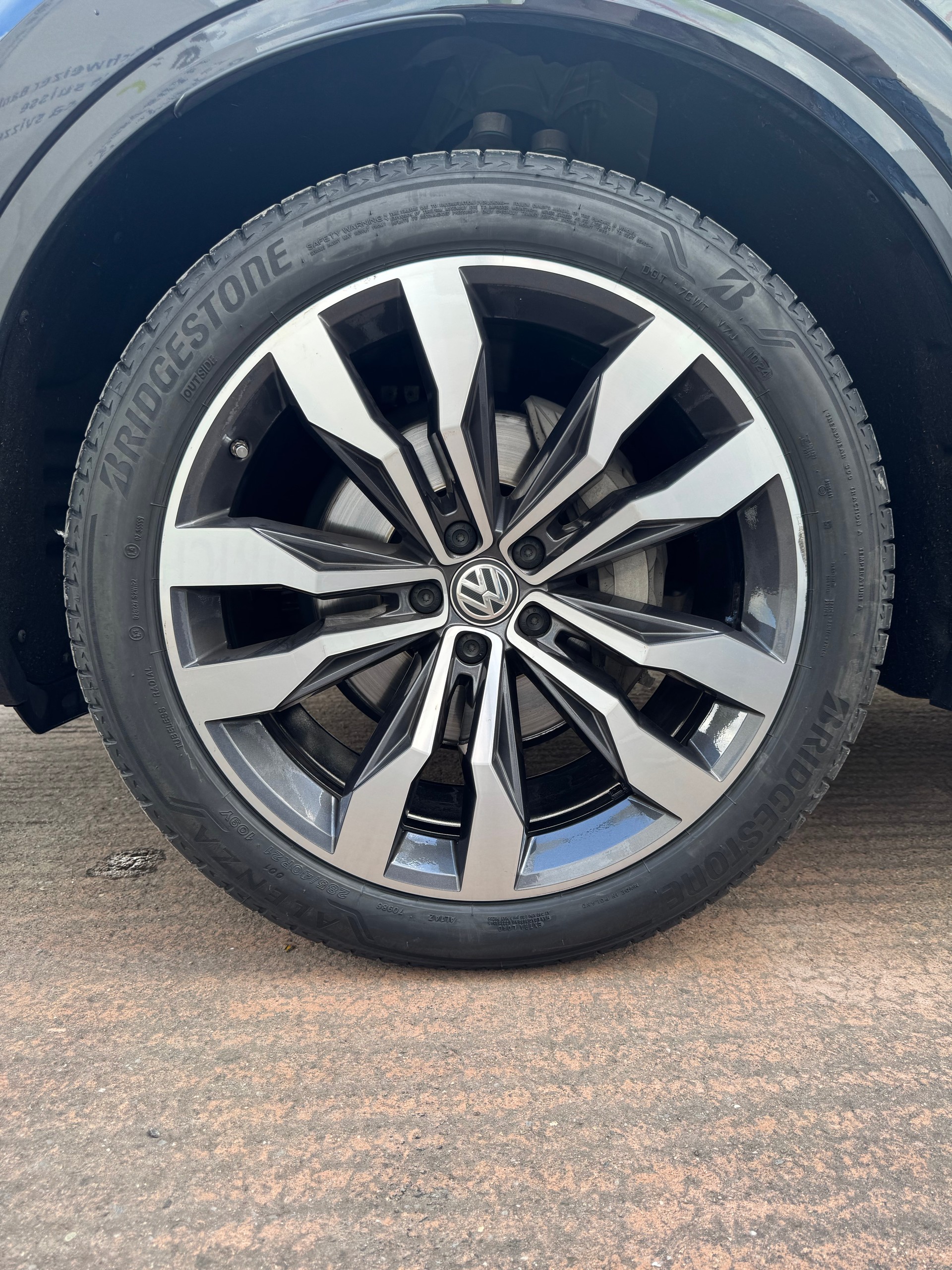 VW Touareg 3.0 TDI R Line Tiptronic-image-5