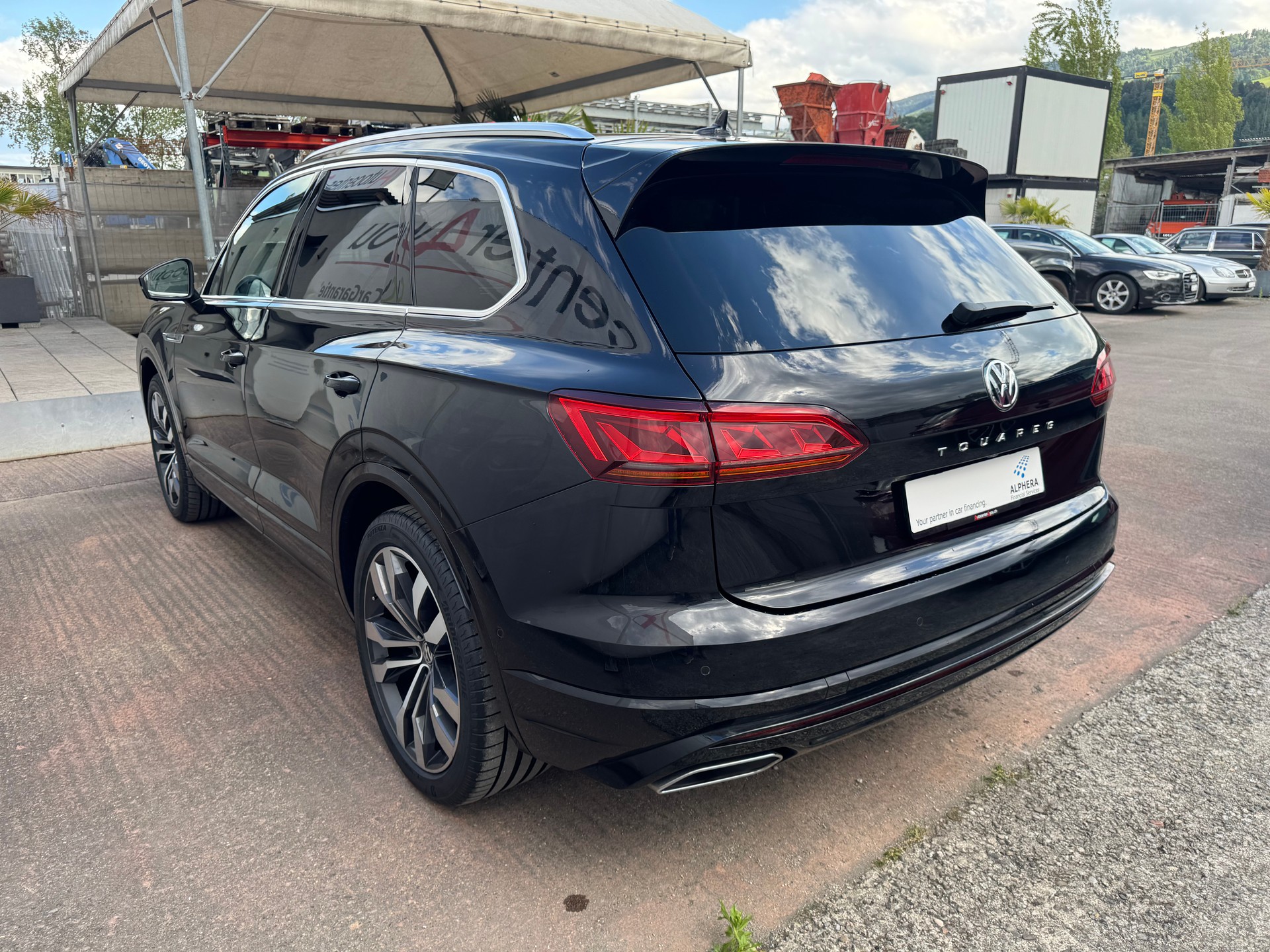 VW Touareg 3.0 TDI R Line Tiptronic-image-11