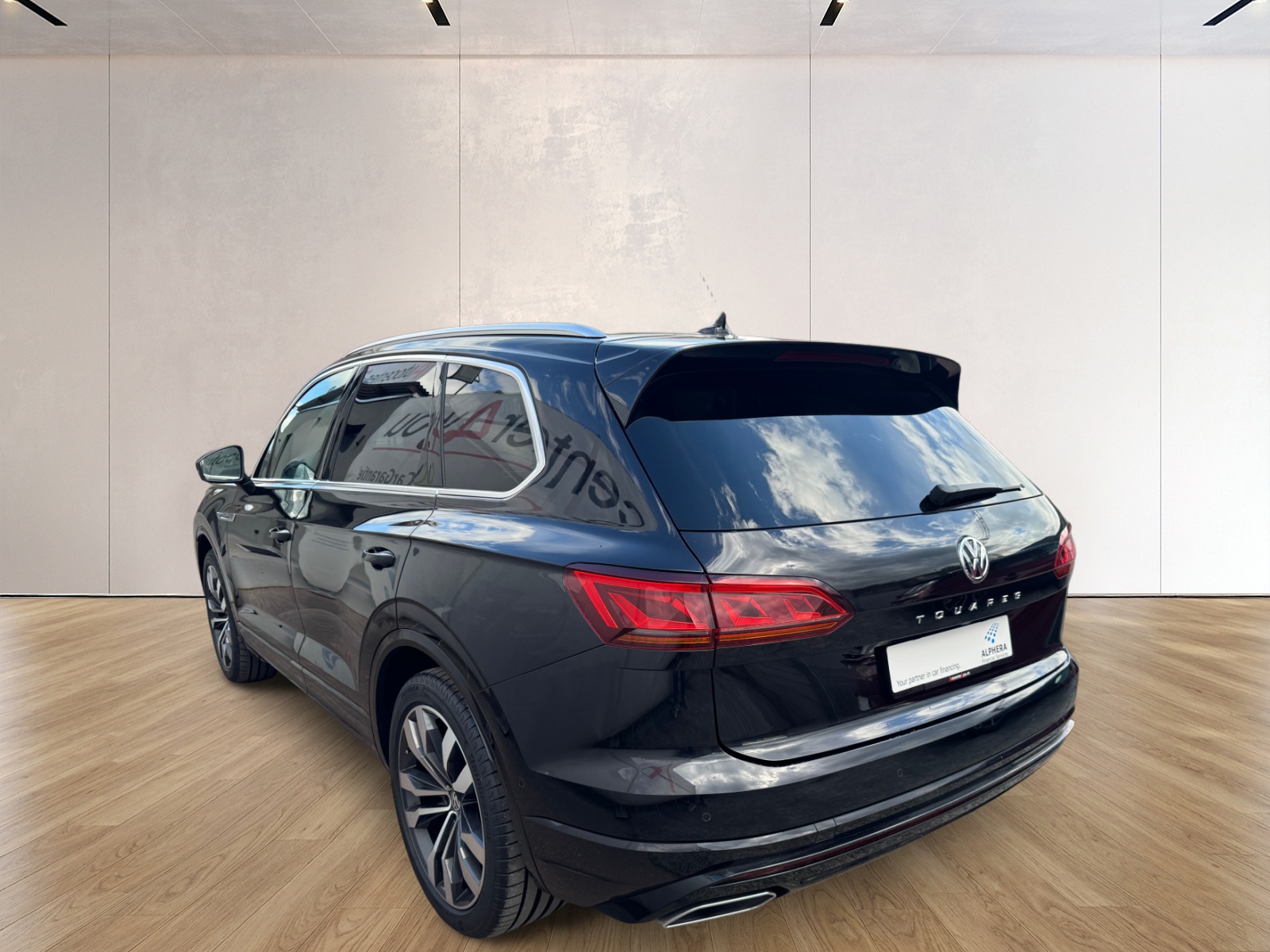 VW Touareg 3.0 TDI R Line Tiptronic-image-11
