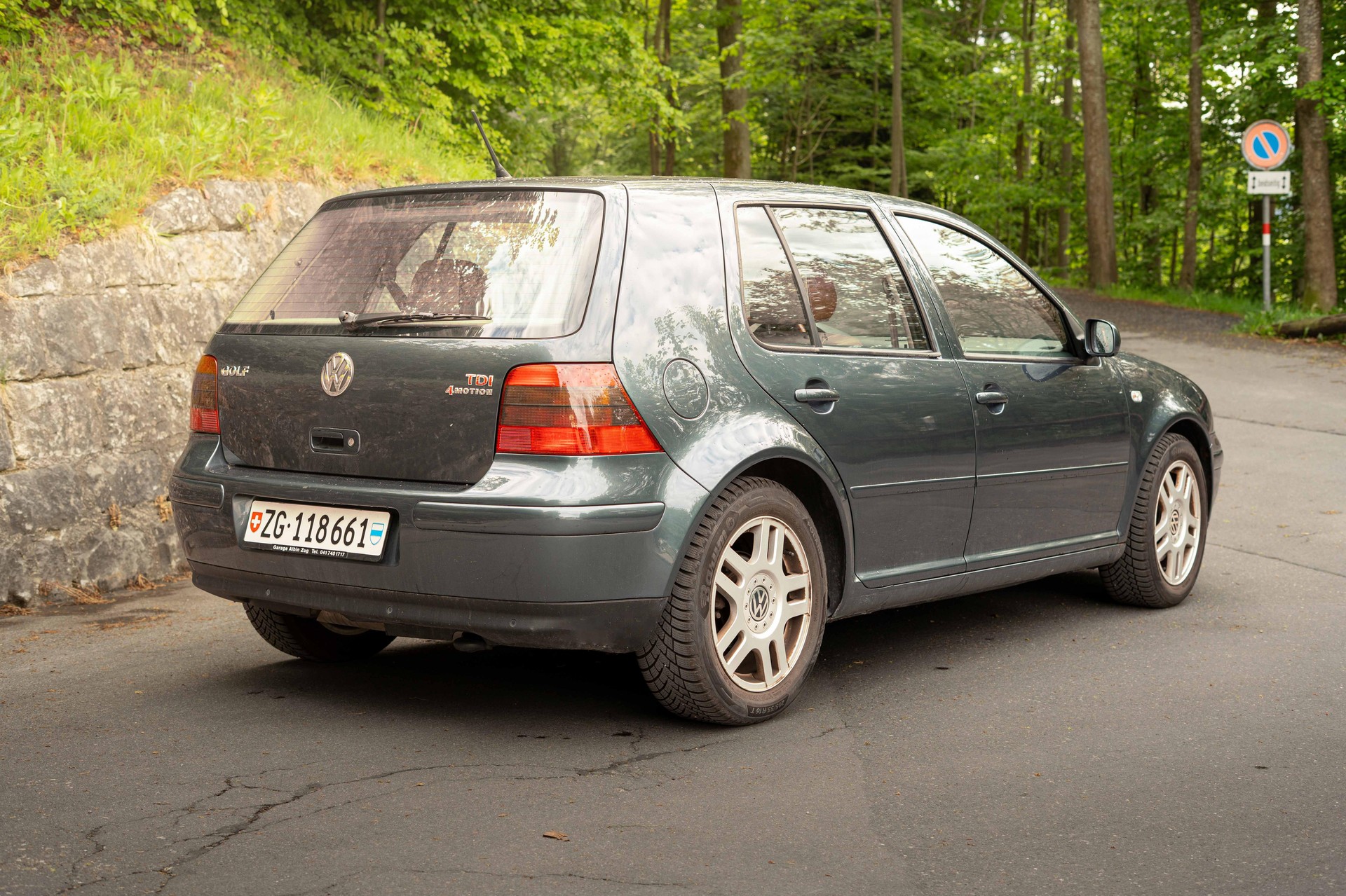VW Golf 1.9TDI PD Highline 4Motion-image-5