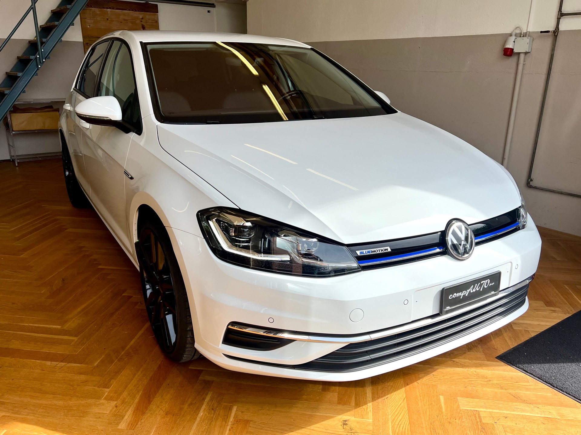 VW Golf 1.5 TSI EVO Highline DSG Facelift-showroom-element-1