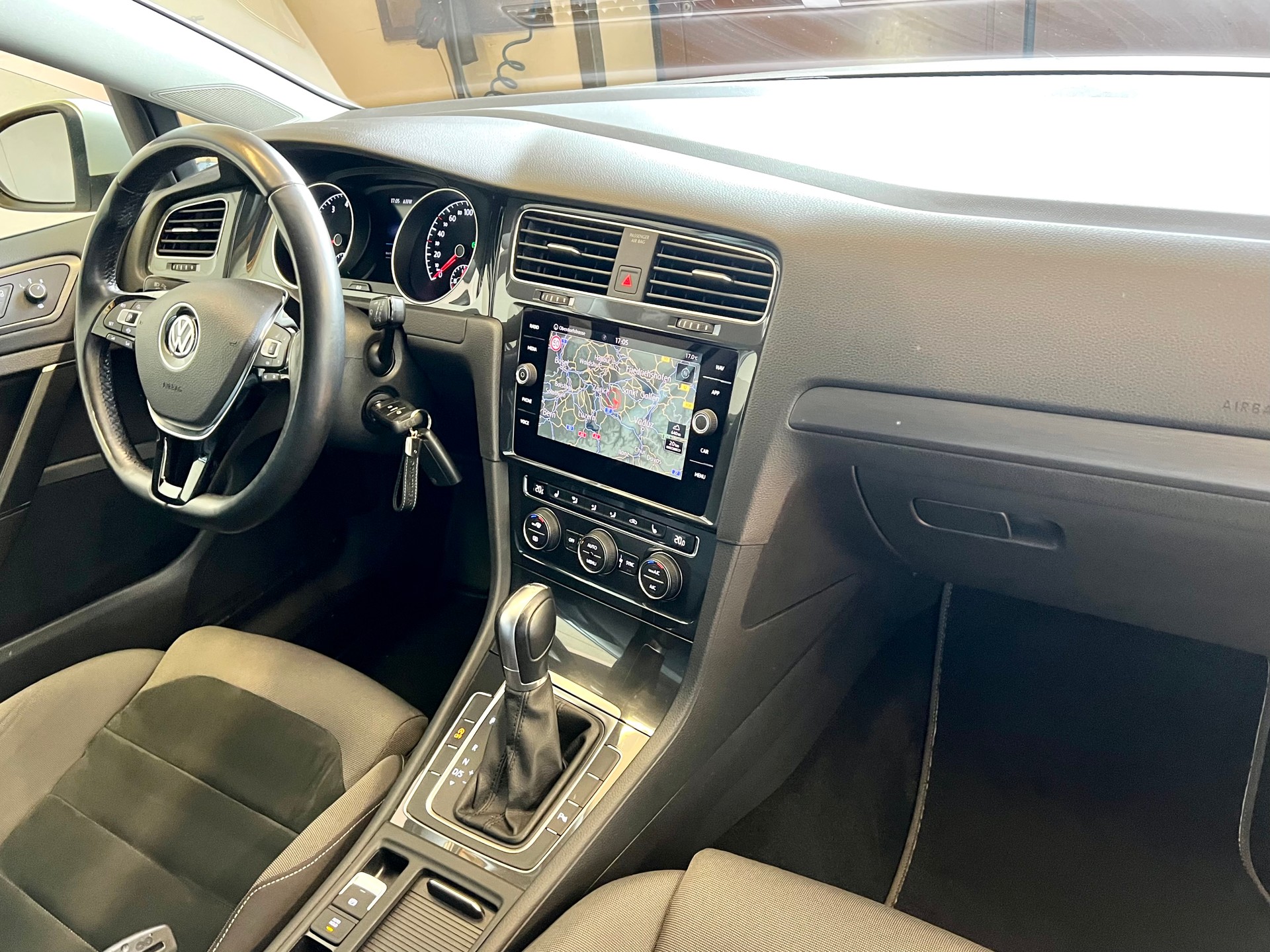 VW Golf 1.5 TSI EVO Highline DSG Facelift-image-24