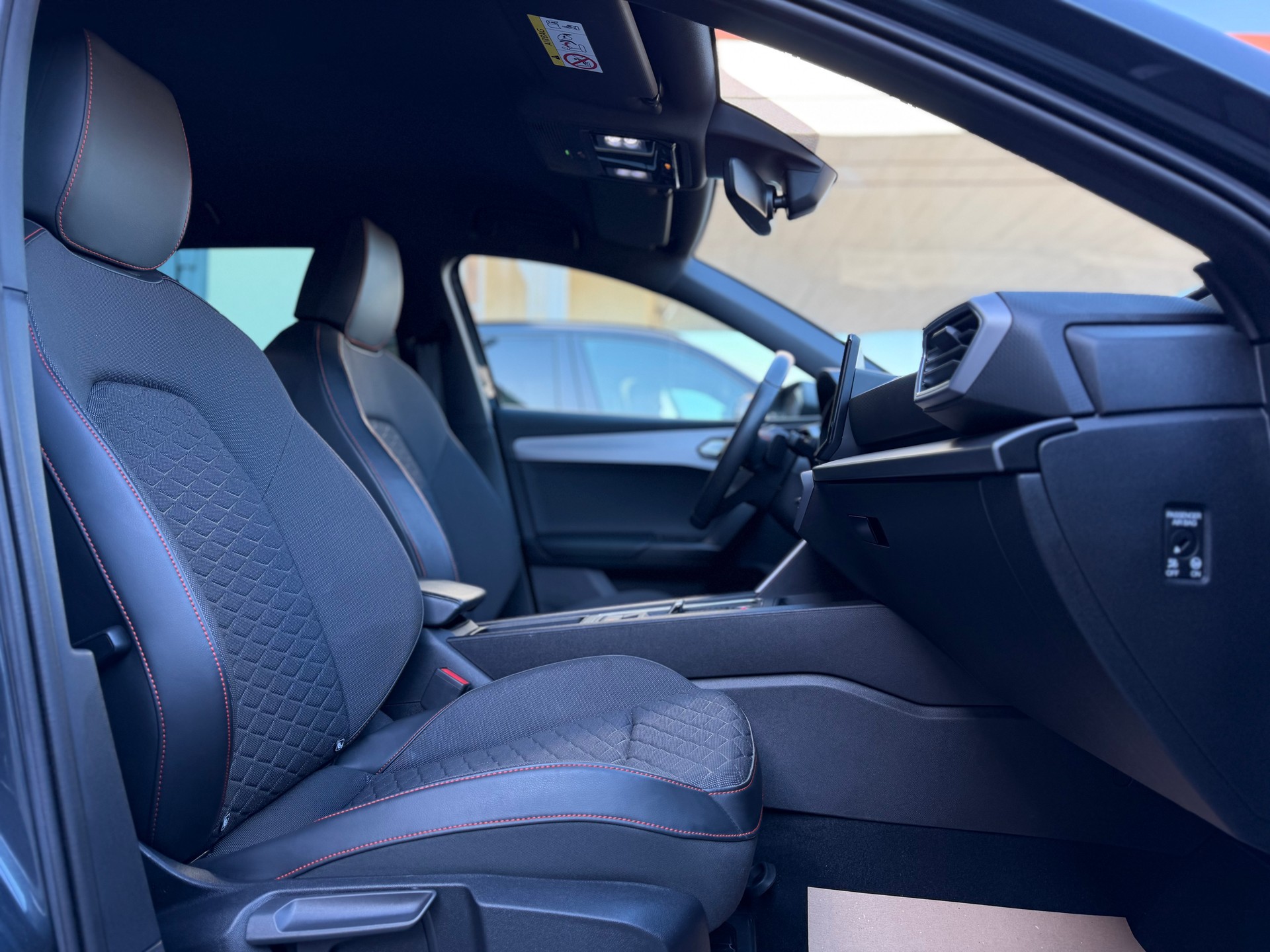 SEAT Leon ST 1.5 eTSI mHEV DSG FR-image-14